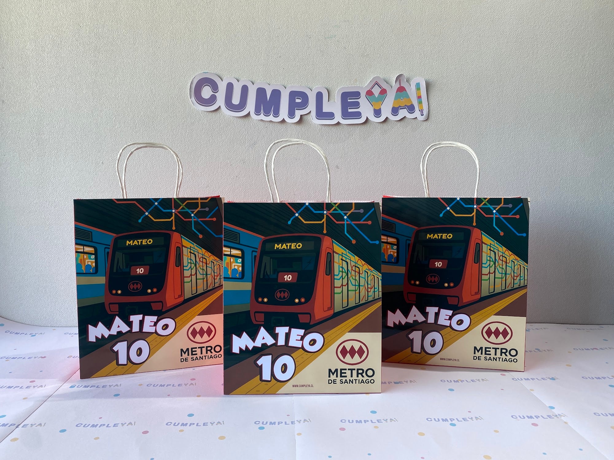 BOLSA SORPRESA 16 × 21 × 8 CM METRO DE SANTIAGO