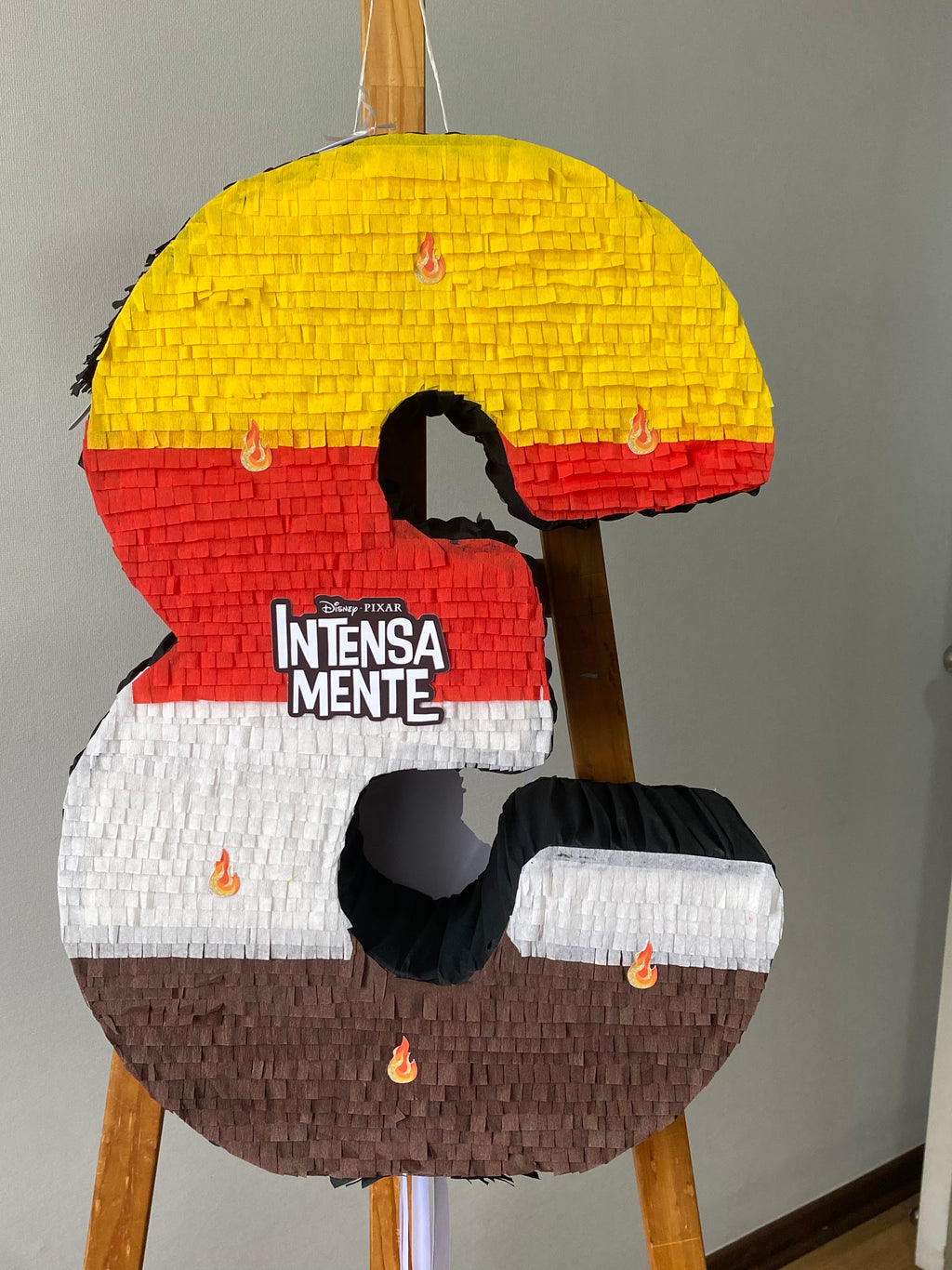 PIÑATA NUMERO 3 FURIA DE INTENSAMENTE 60CM PREMIUM