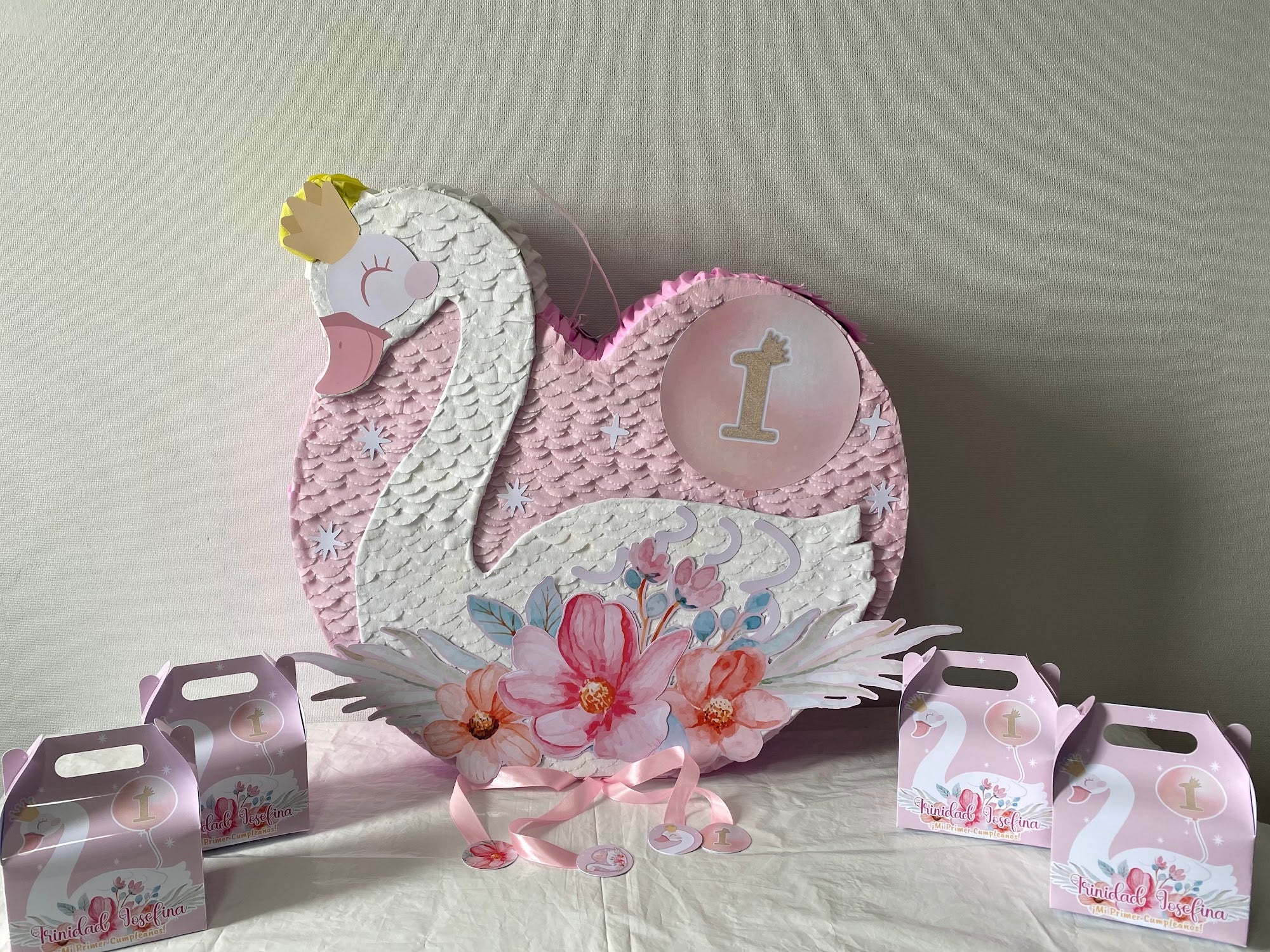 PIÑATA CISNE 60CM PREMIUM