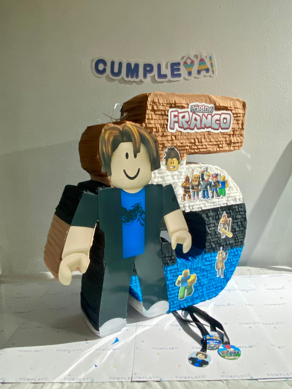 PIÑATA NUMERO 5 PELO TOCINO, ROBLOX 60CM PREMIUM