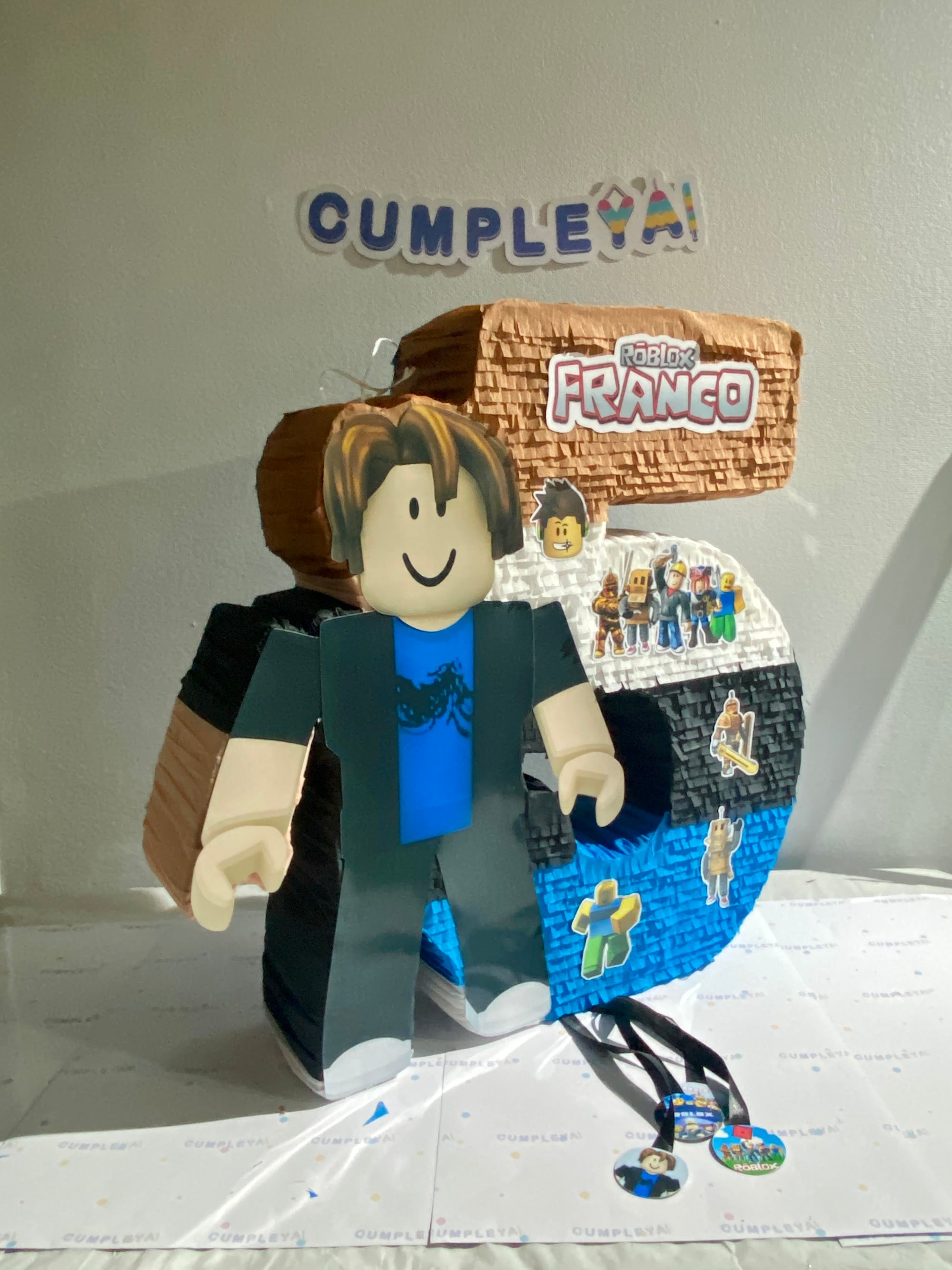 PIÑATA NUMERO 5 PELO TOCINO, ROBLOX 60CM PREMIUM