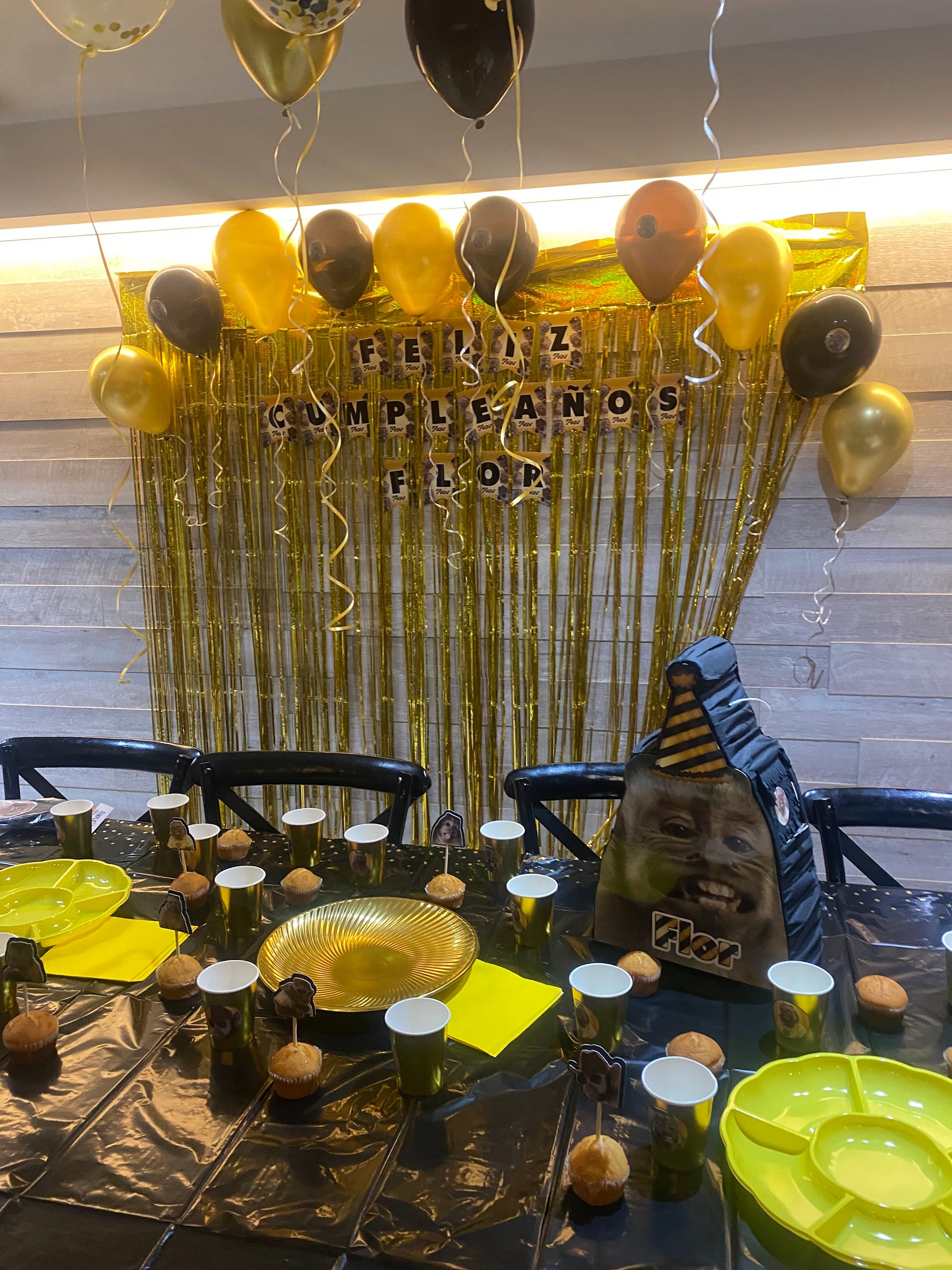 PIÑATA MONO DE MEME 40CM PREMIUM