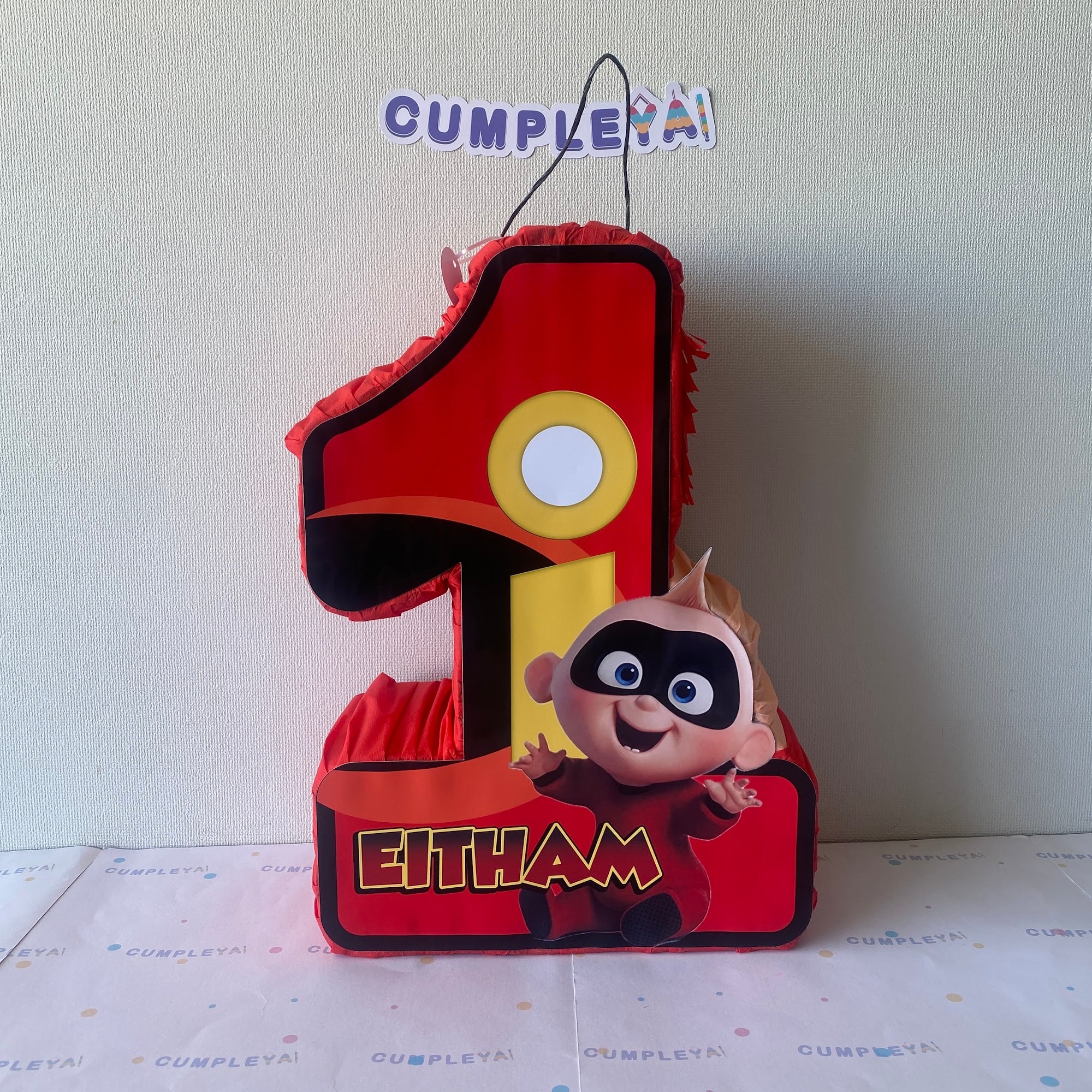 PIÑATA 40 CM NUMERO 1 JACK DE LOS INCREIBLES