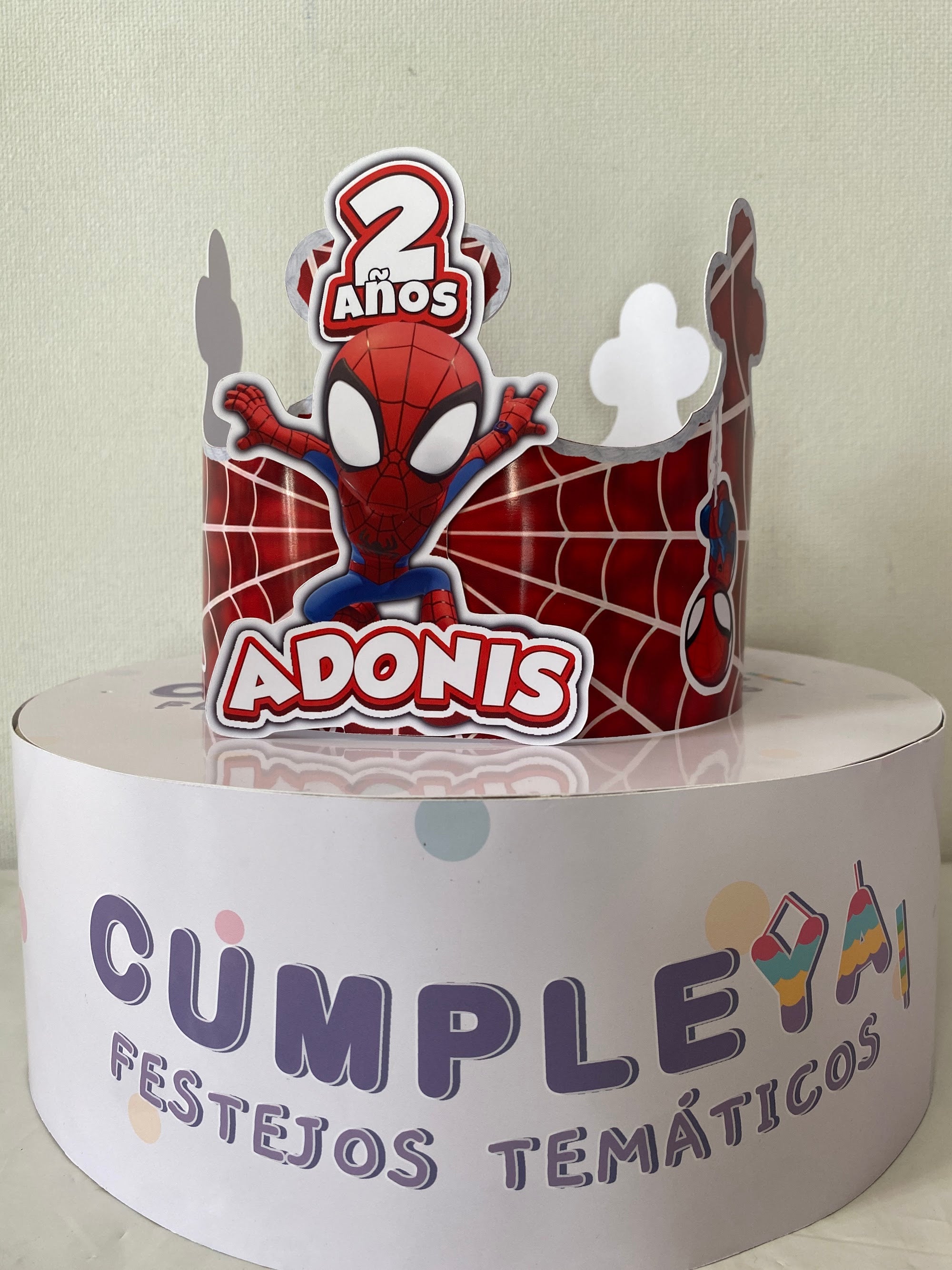 CORONA SPIDEY FONDO ROJO 62X14CM