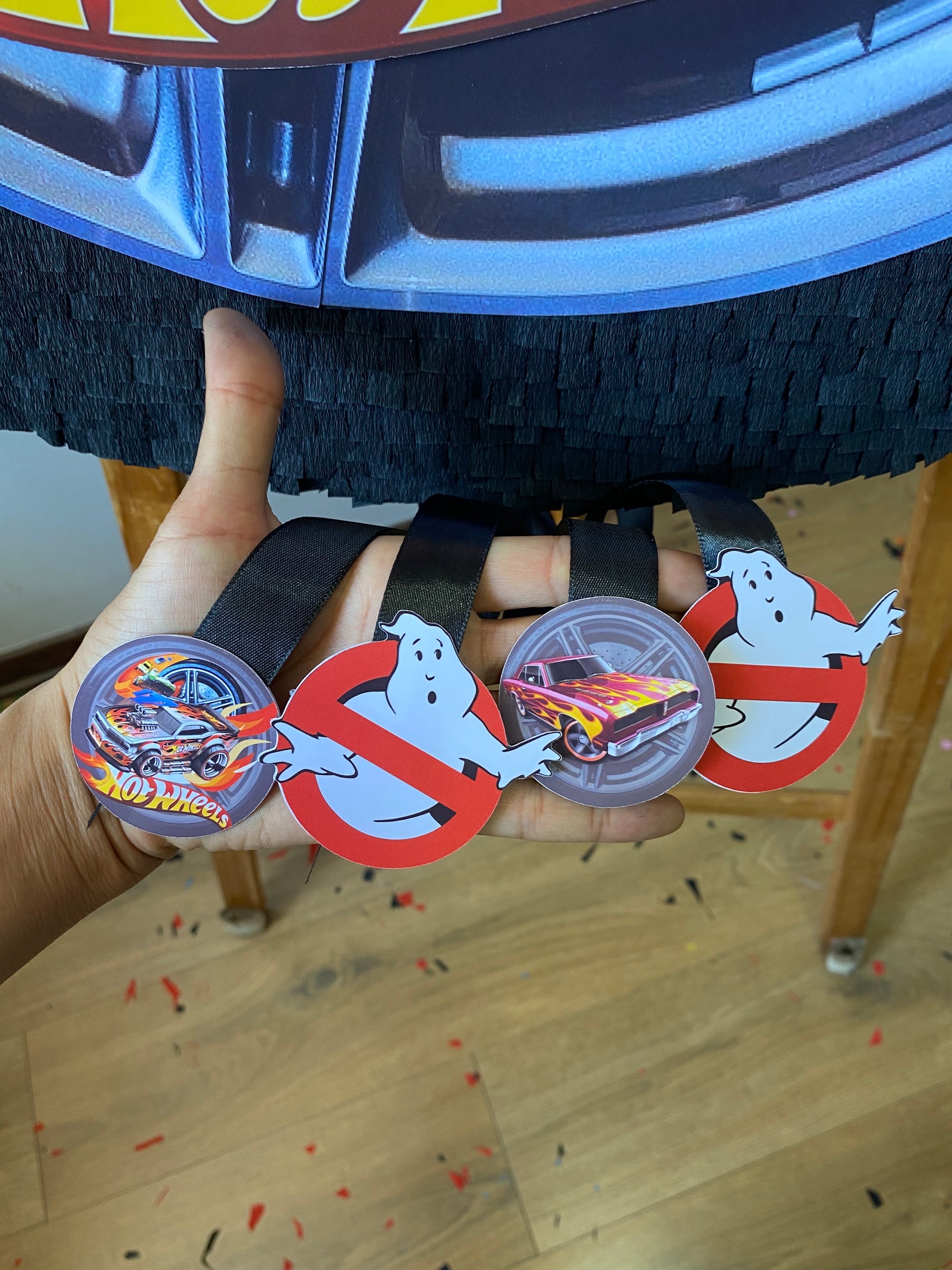 PIÑATA RUEDA DE AUTO 60CM PREMIUM