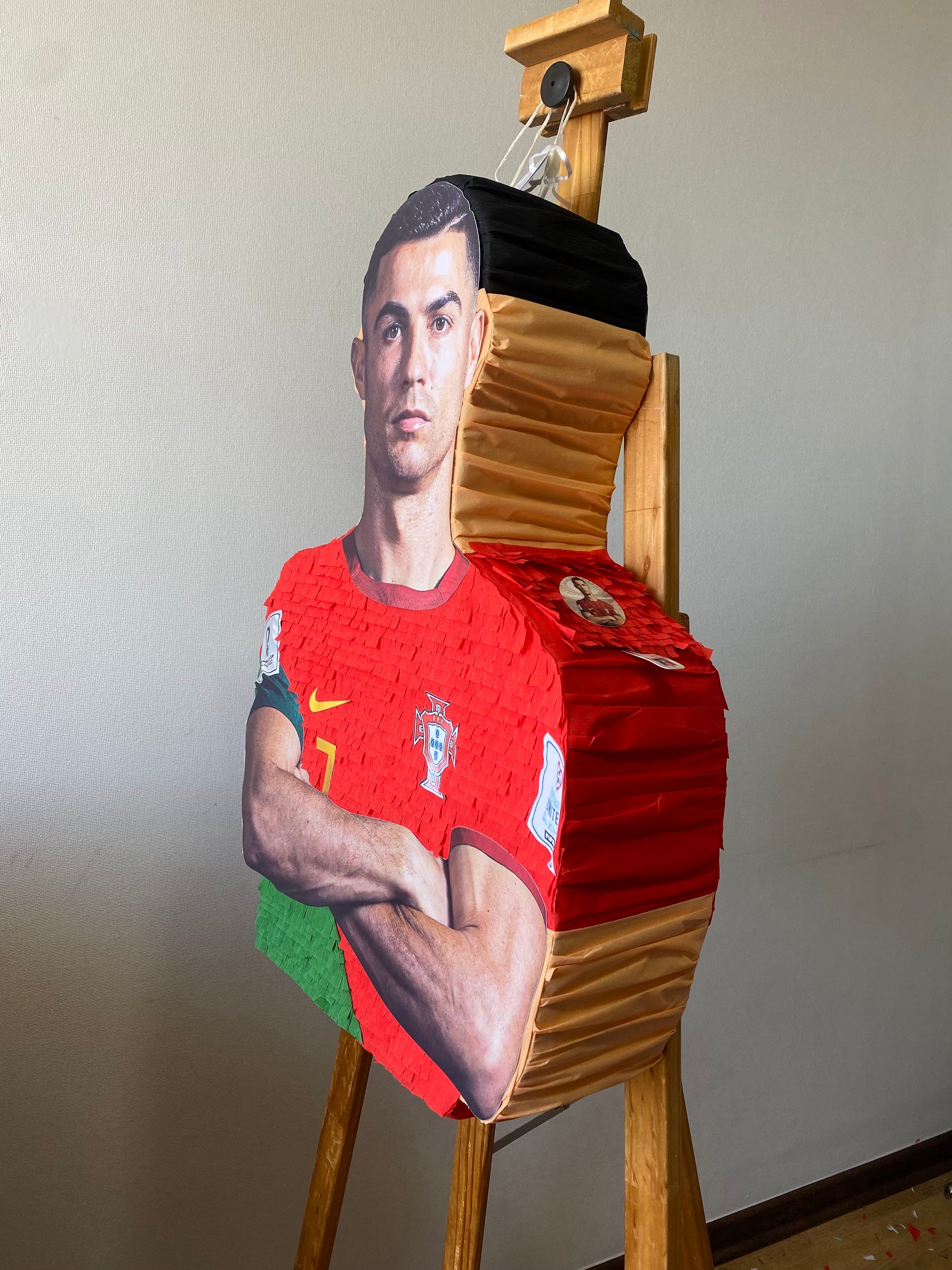 PIÑATA CRISTIANO RONALDO 60CM PREMIUM