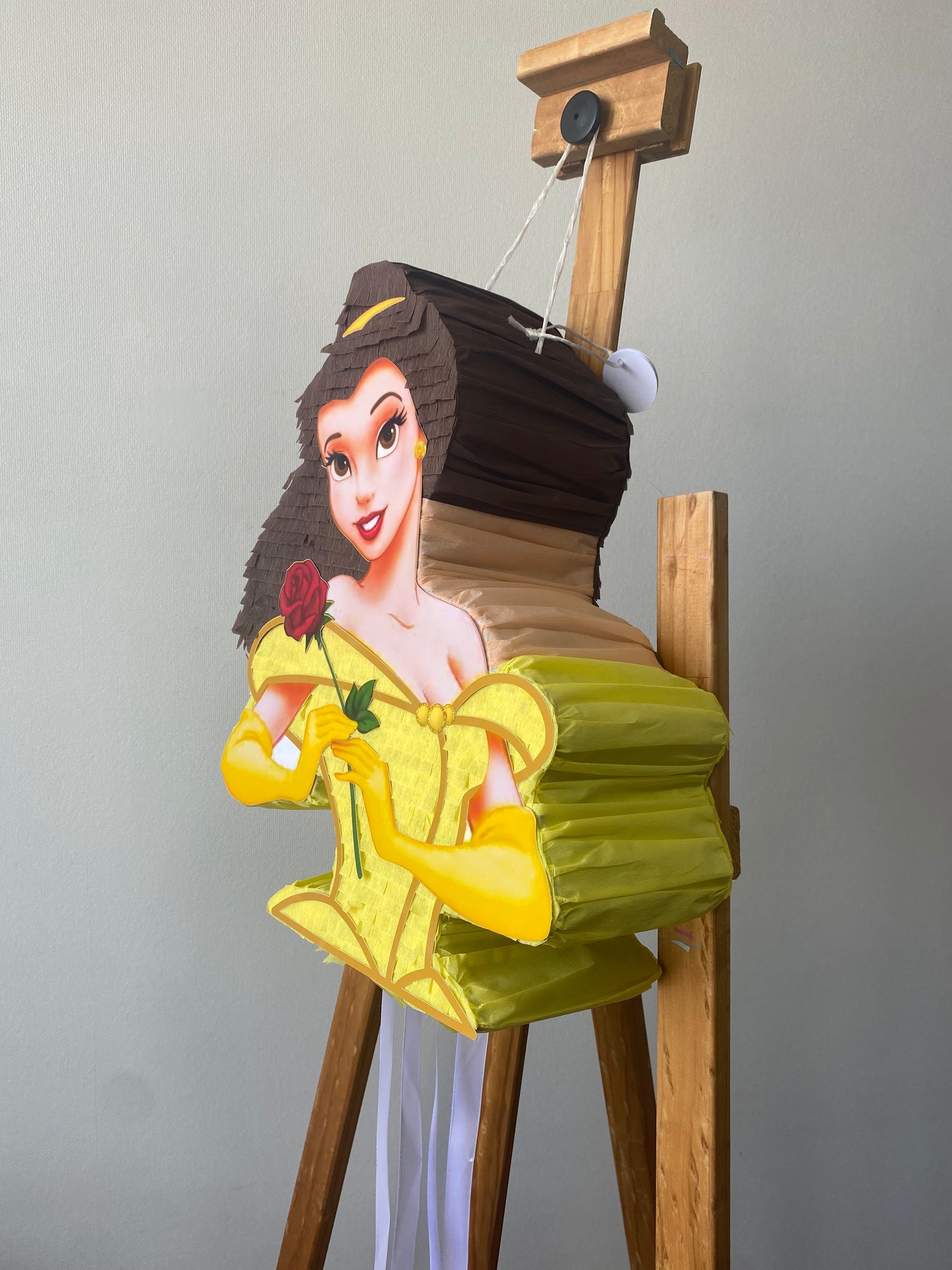 PIÑATA PRINCESA BELLA 40CM PREMIUM