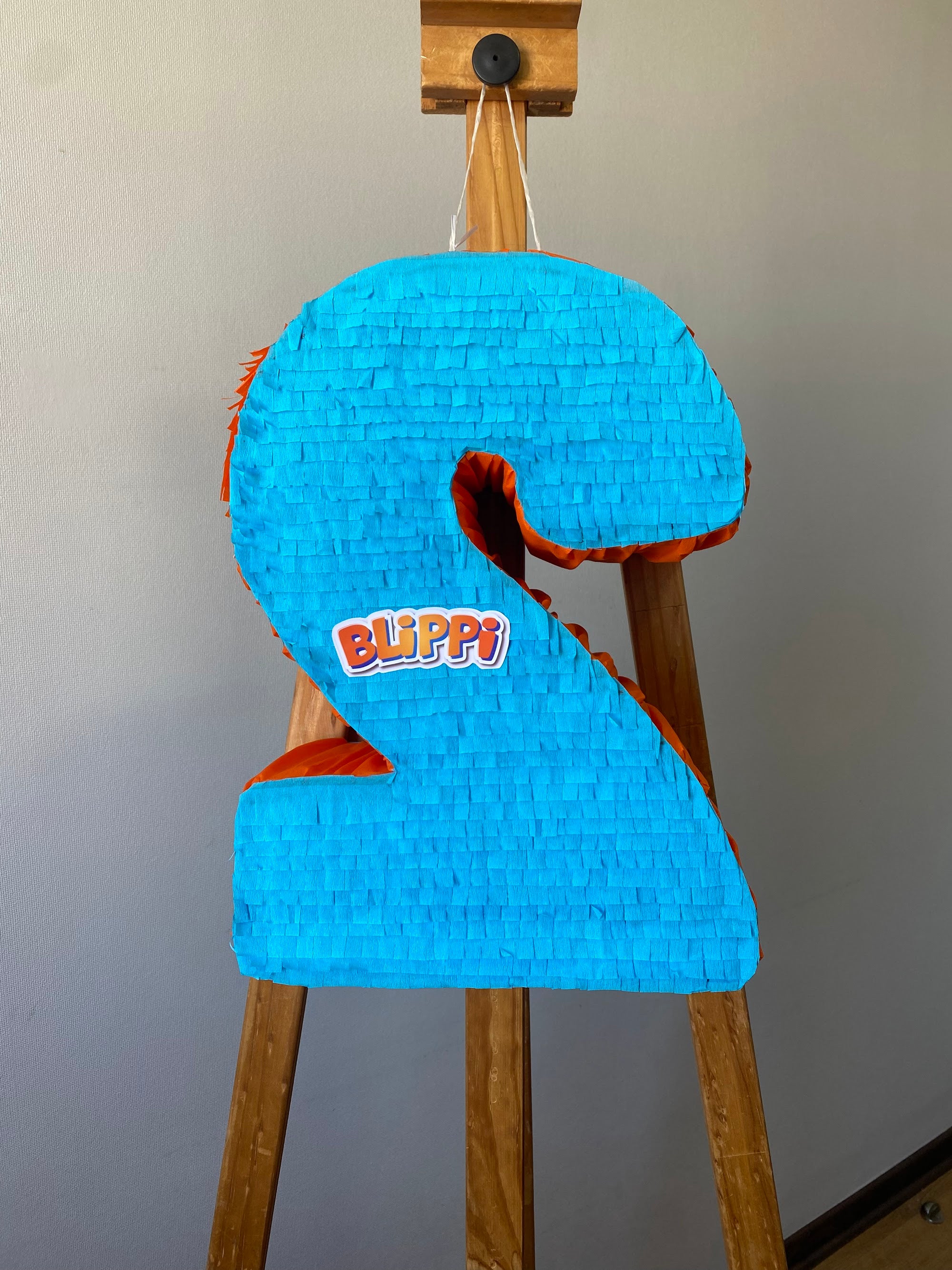 PIÑATA NUMERO 2 BLIPPI 40CM PREMIUM