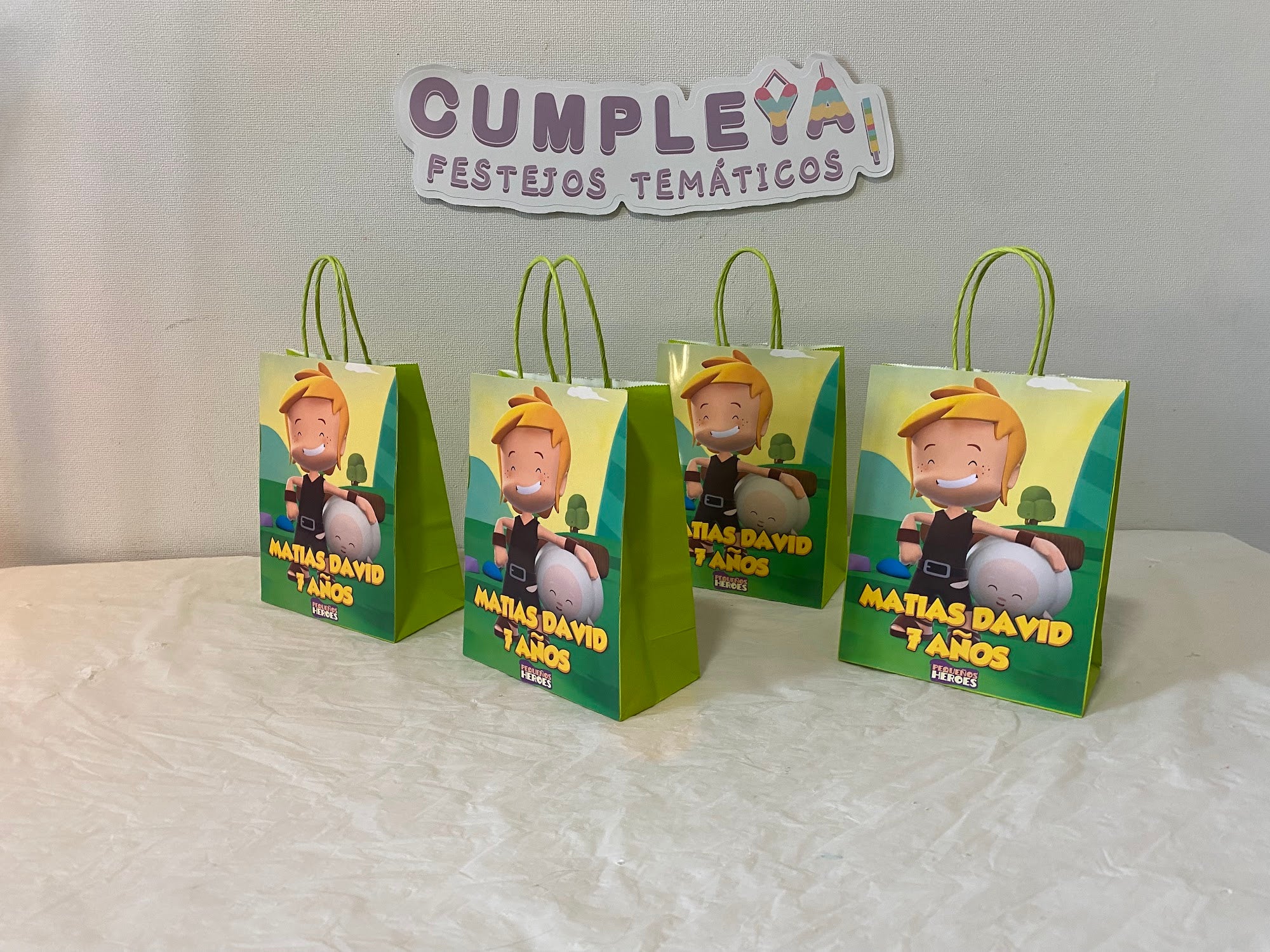 BOLSA SORPRESA 16 × 21 × 8 CM GUERRERO DAVID