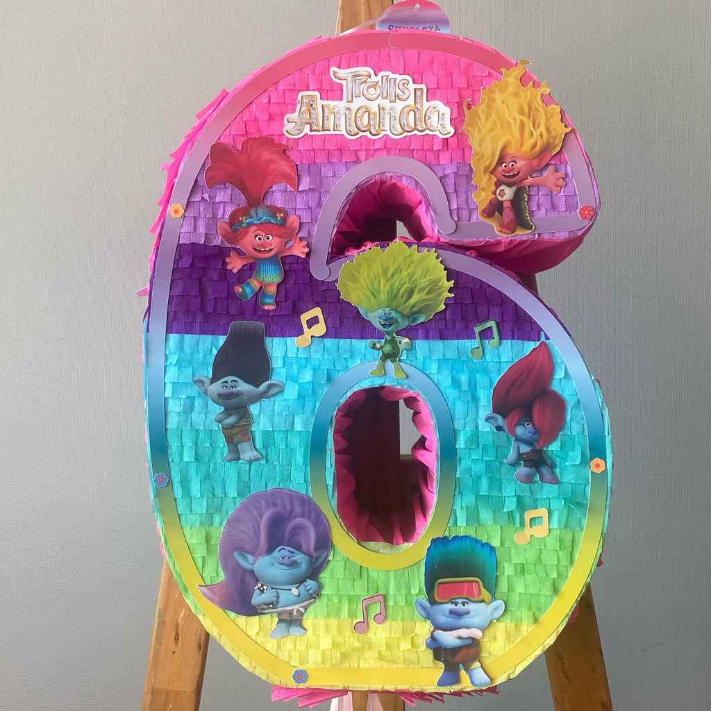 PIÑATA NÚMERO 6 DE TROLLS 40CM PREMIUM