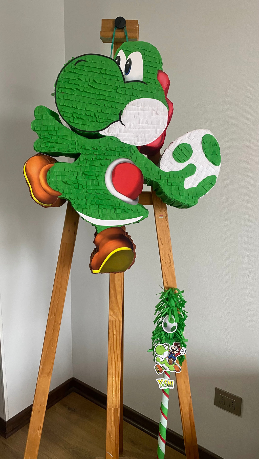 PIÑATA YOSHI (CUERPO ENTERO DE ESPALDA) 60CM PREMIUM