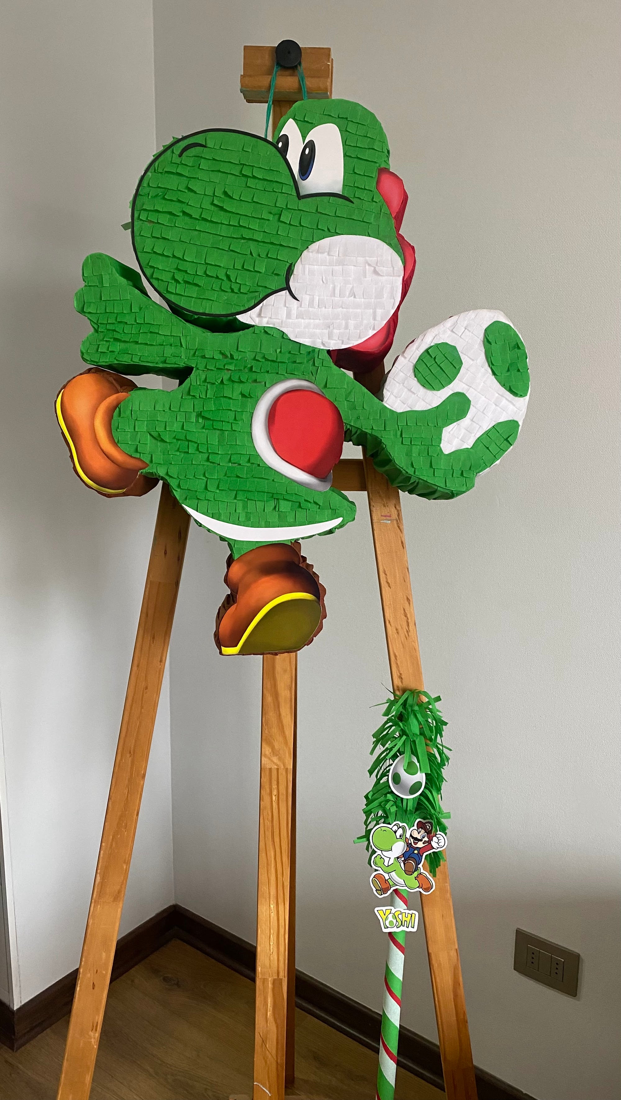 PIÑATA YOSHI (CUERPO ENTERO DE ESPALDA) 60CM PREMIUM