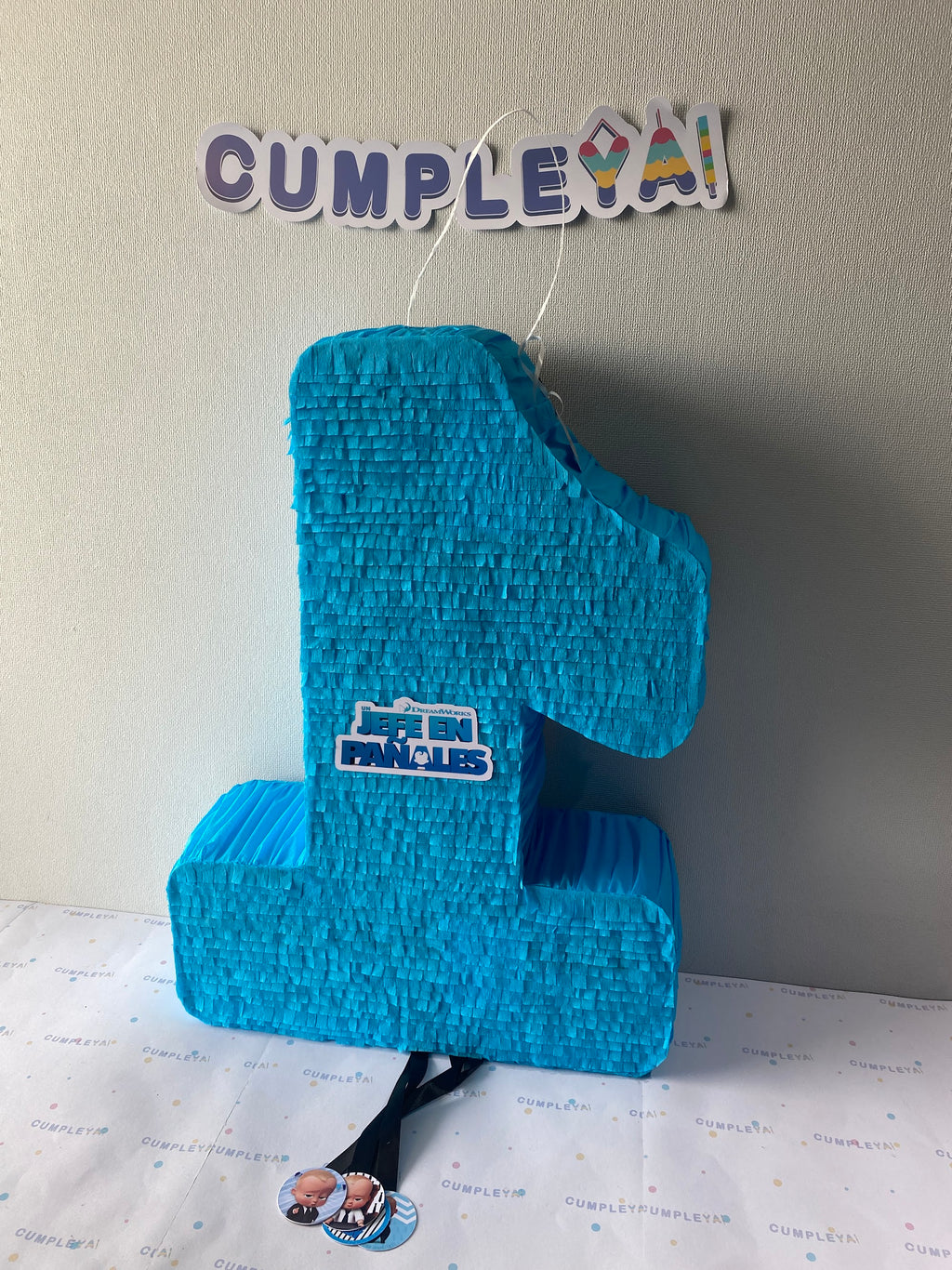 PIÑATA JEFE EN PAÑALES EN NÚMERO 1 60CM PREMIUM