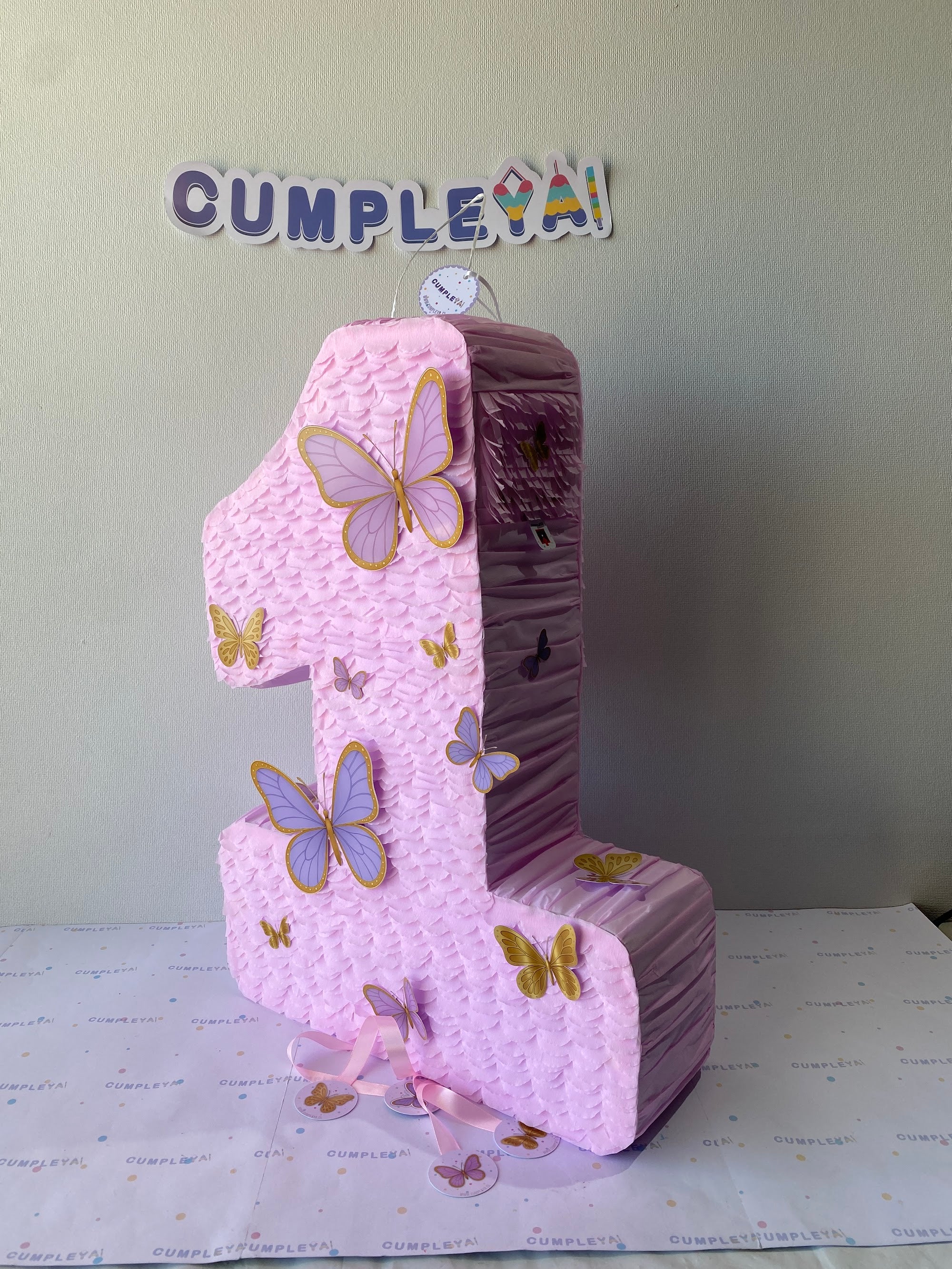 PIÑATA NUMERO 1 CON MARIPOSAS 60CM PREMIUM