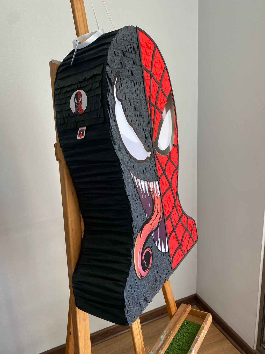 PIÑATA SPIDERMAN Y VENOM 60CM PREMIUM
