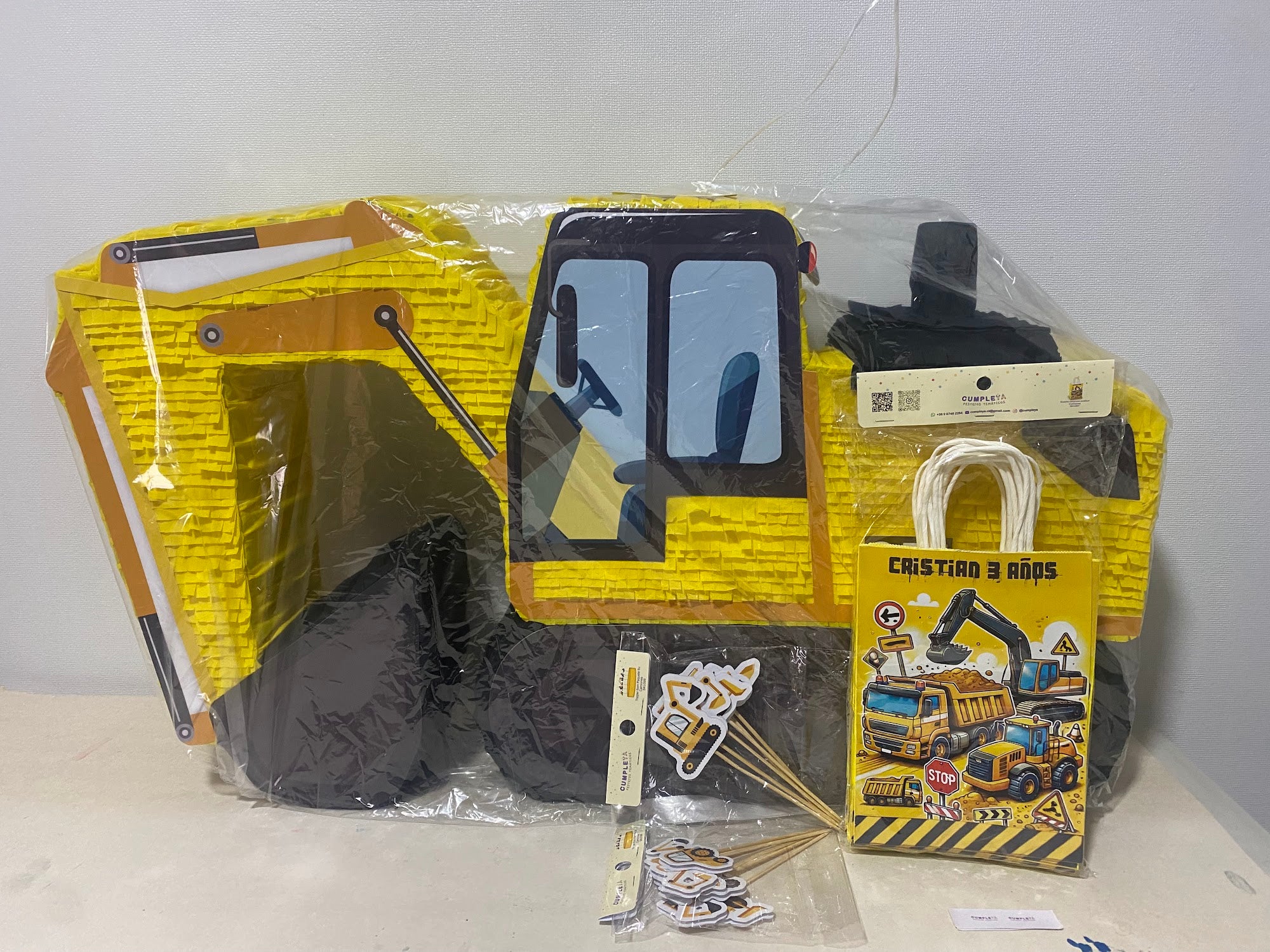 PIÑATA CAMIÓN EXCAVADORA CAT 60CM PREMIUM