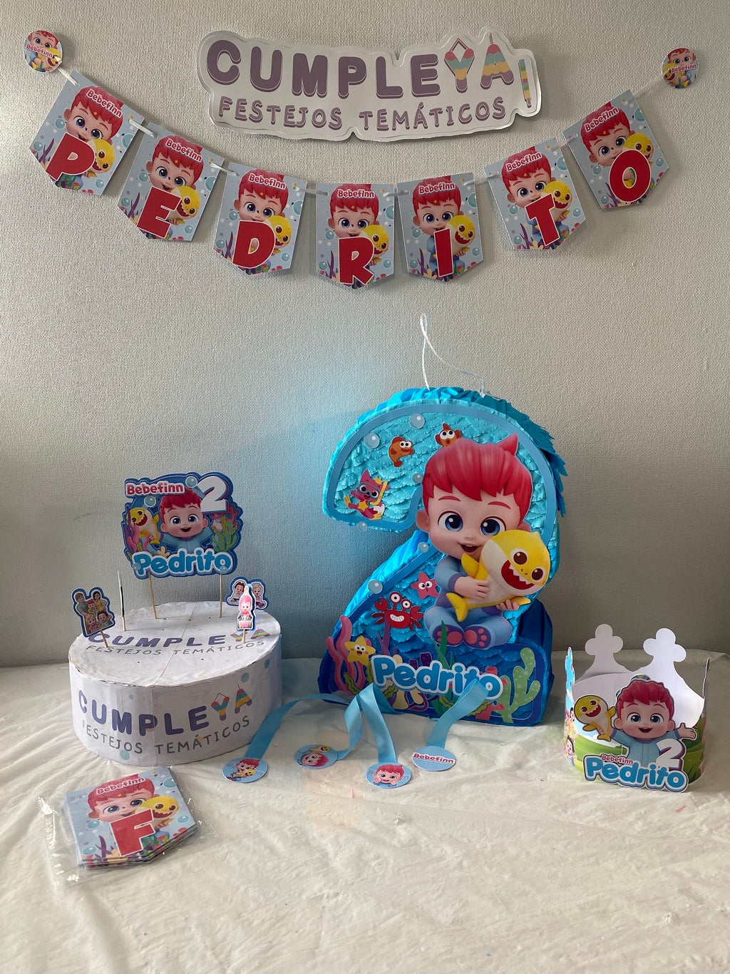 PIÑATA NUMERO 2 BEBE FINN 40CM PREMIUM