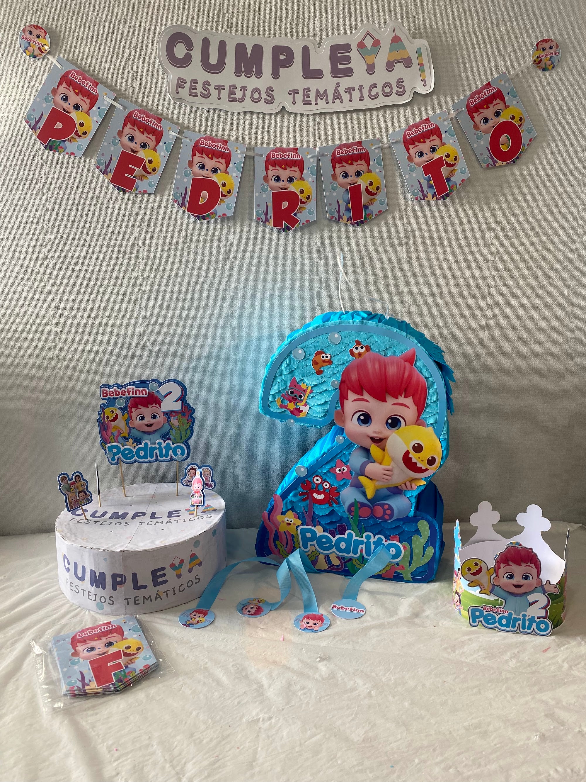 PIÑATA NUMERO 2 BEBE FINN 40CM PREMIUM