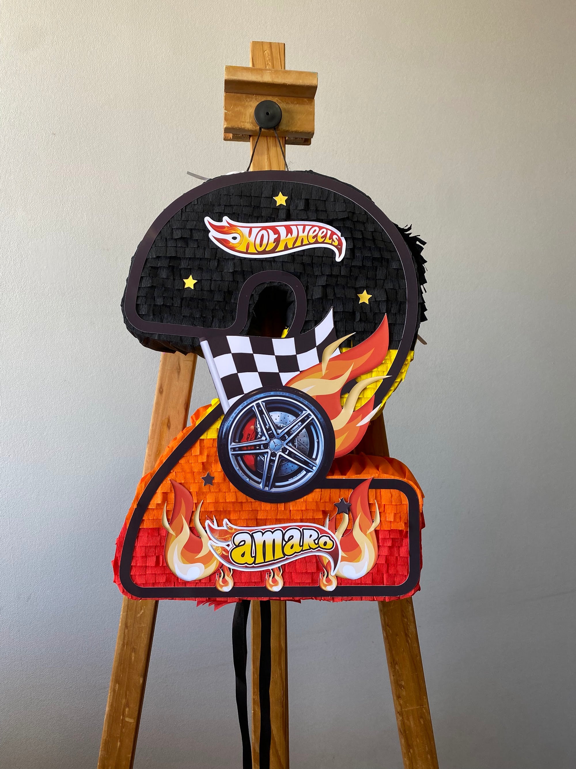 PIÑATA NUMERO 2 DE HOT WHEELS 40CM PREMIUM