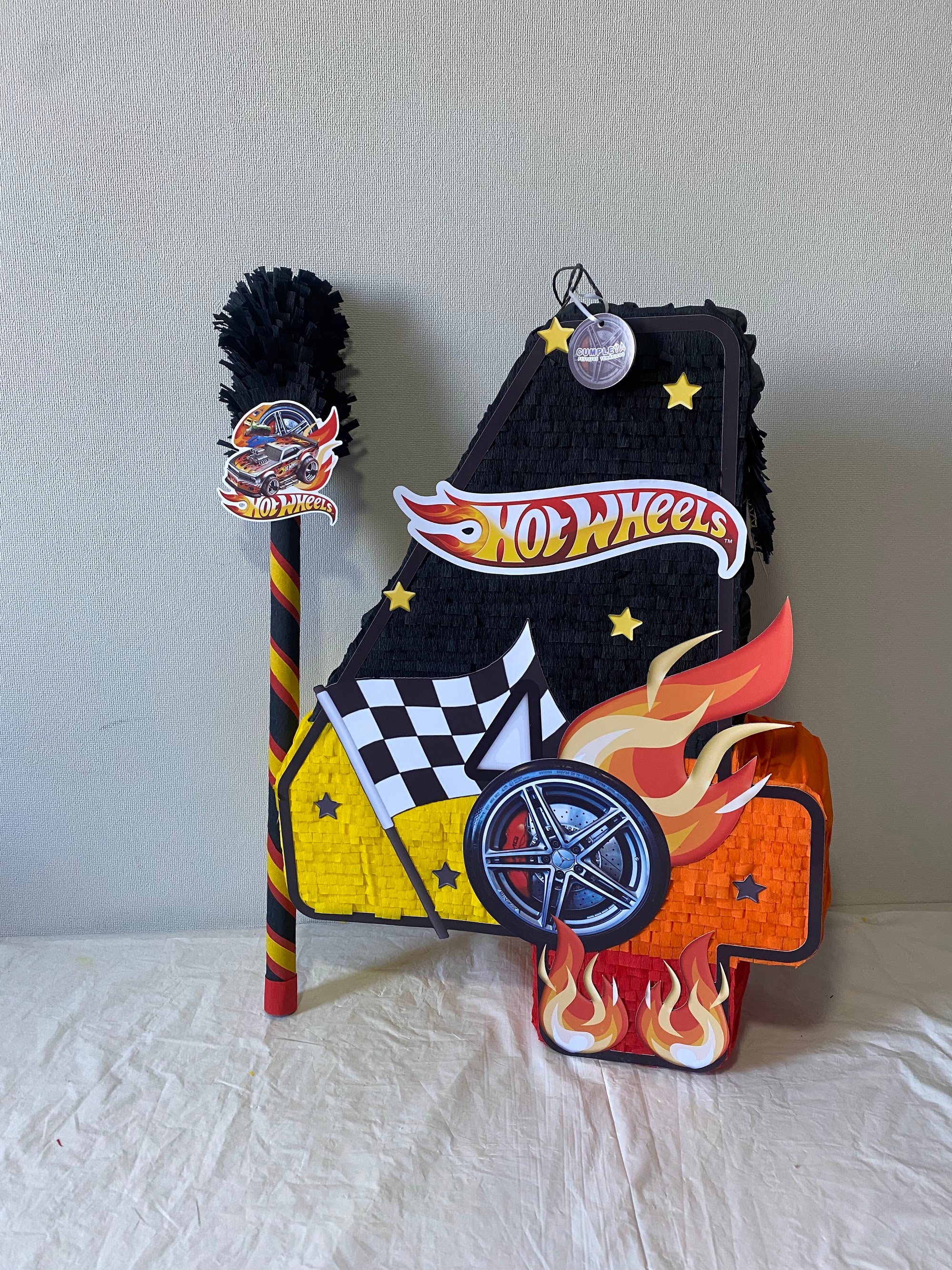 PIÑATA NUMERO 4 DE HOT WHELLS 60CM PREMIUM