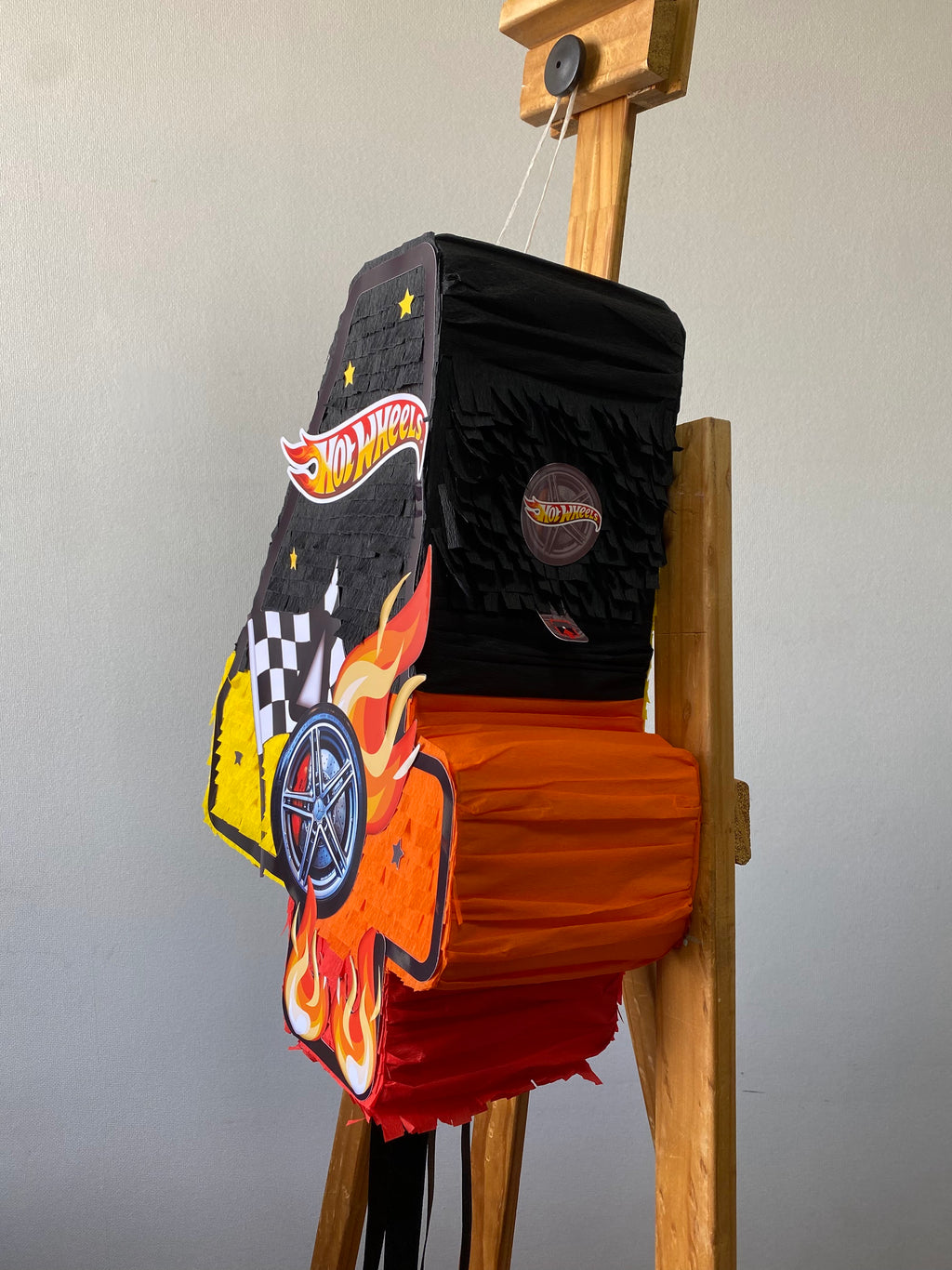 PIÑATA NUMERO 4 HOT WHEELS 40CM PREMIUM