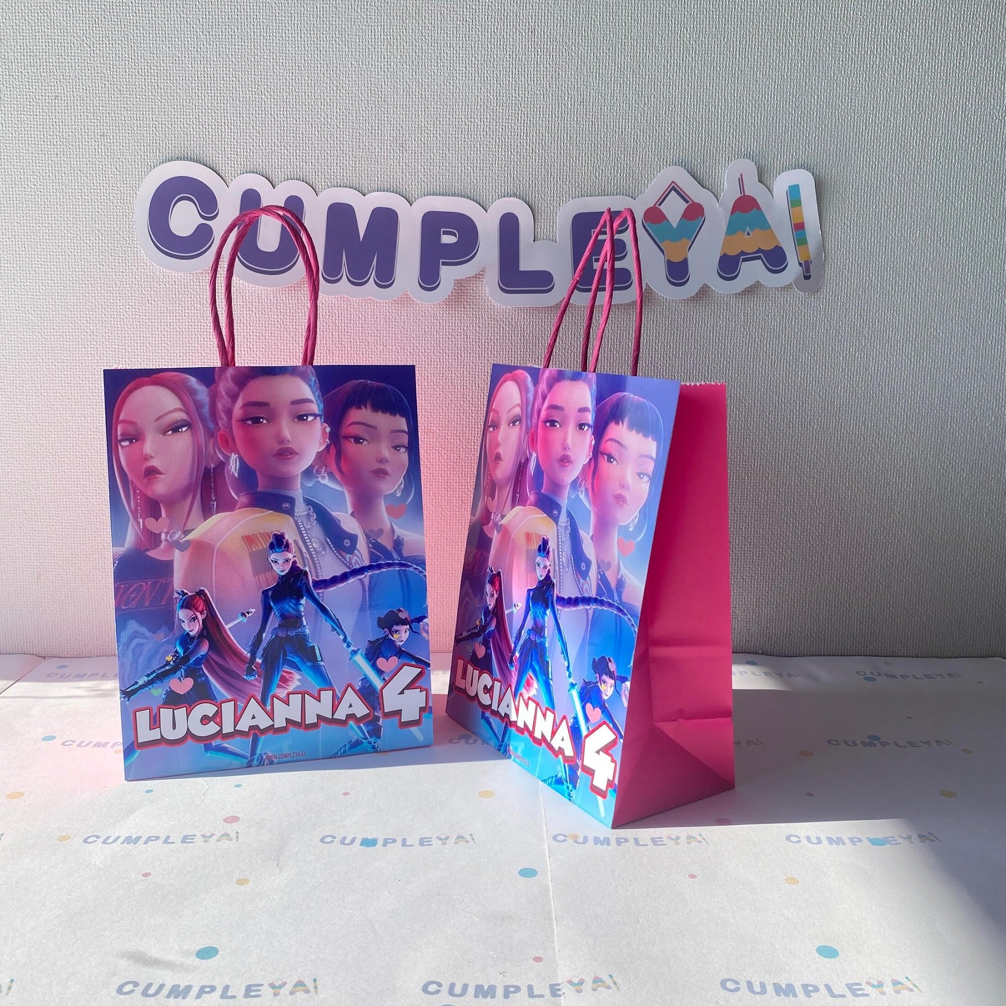 BOLSA SORPRESA GUERRERA K-POP PERSONALIZADO 16X21X8CM