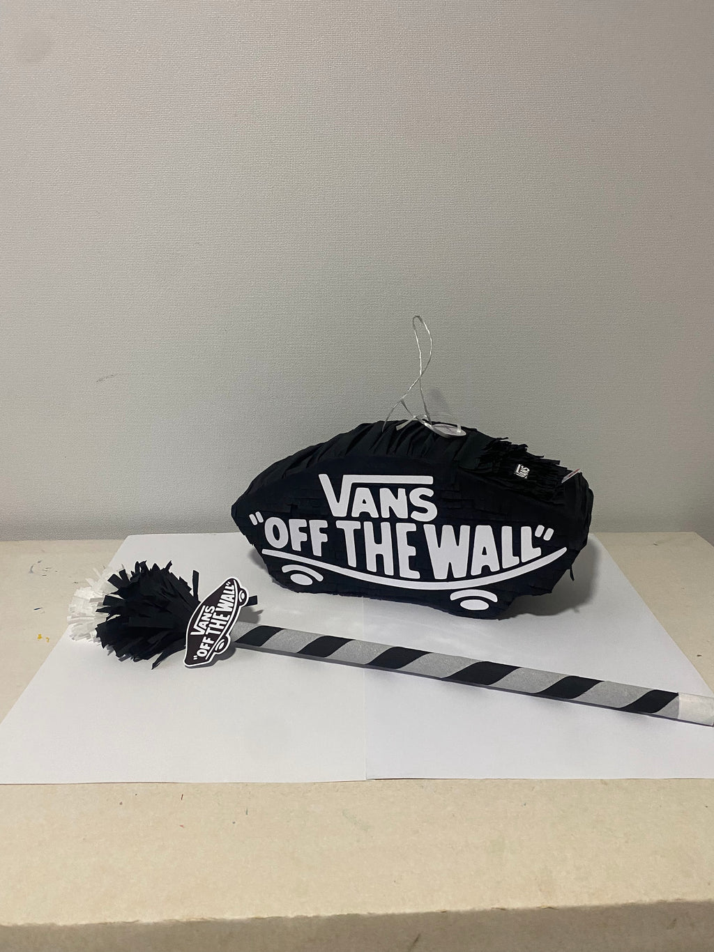 PIÑATA VANS 40CM PREMIUM