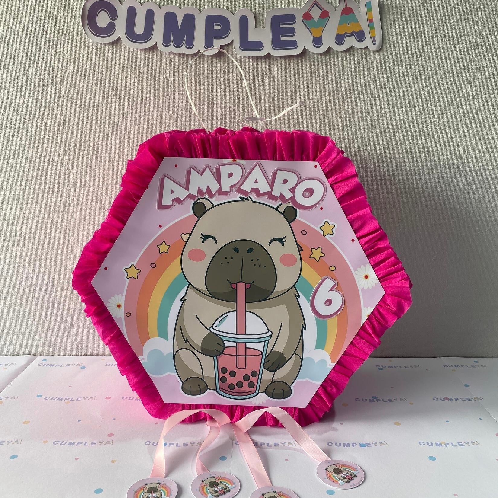 PIÑATA CAPIBARA HEXAGONAL EXPRÉS 40CM