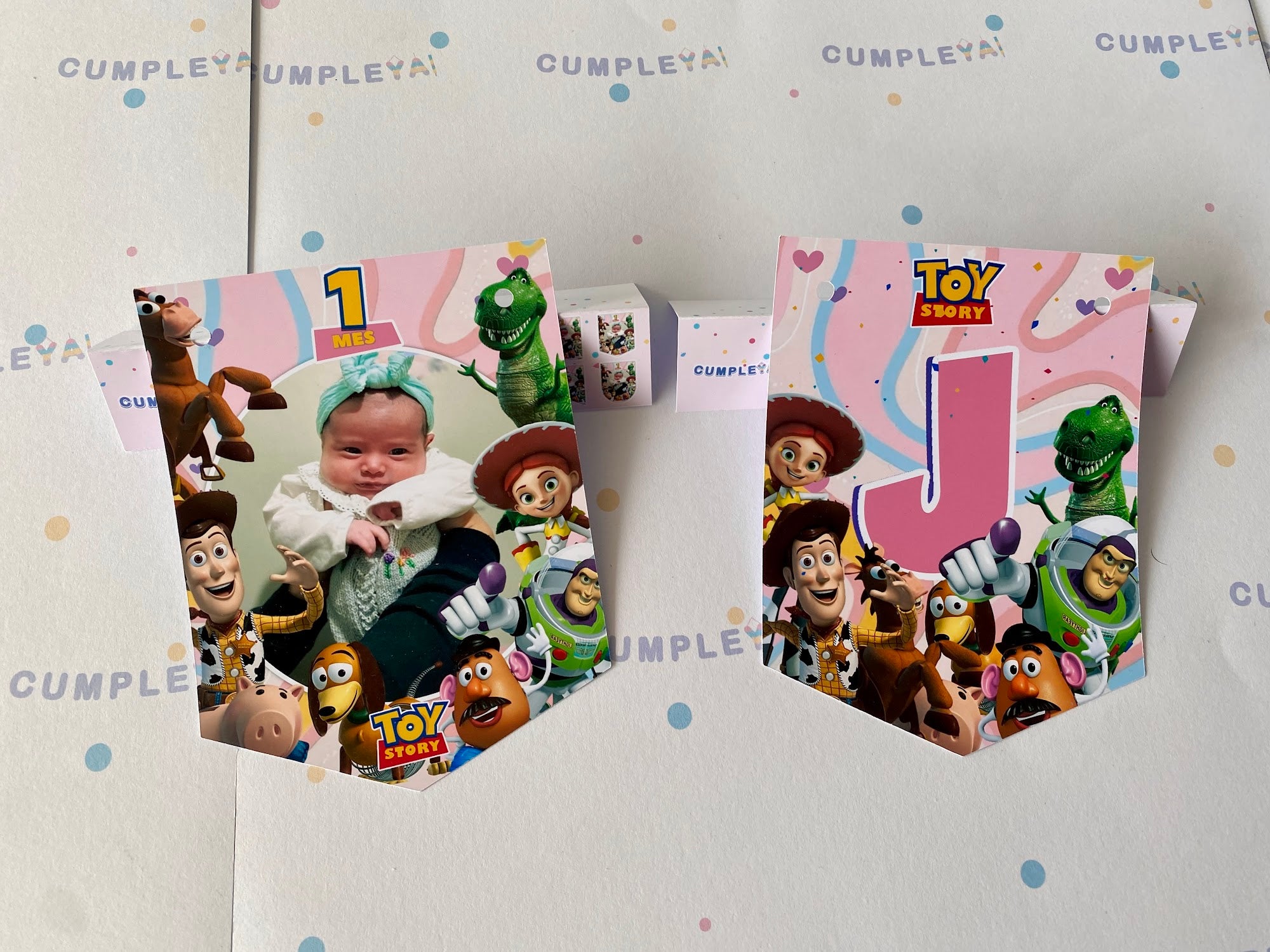 BANDERIN TOY STORY ROSA POR LETRA 11X14CM