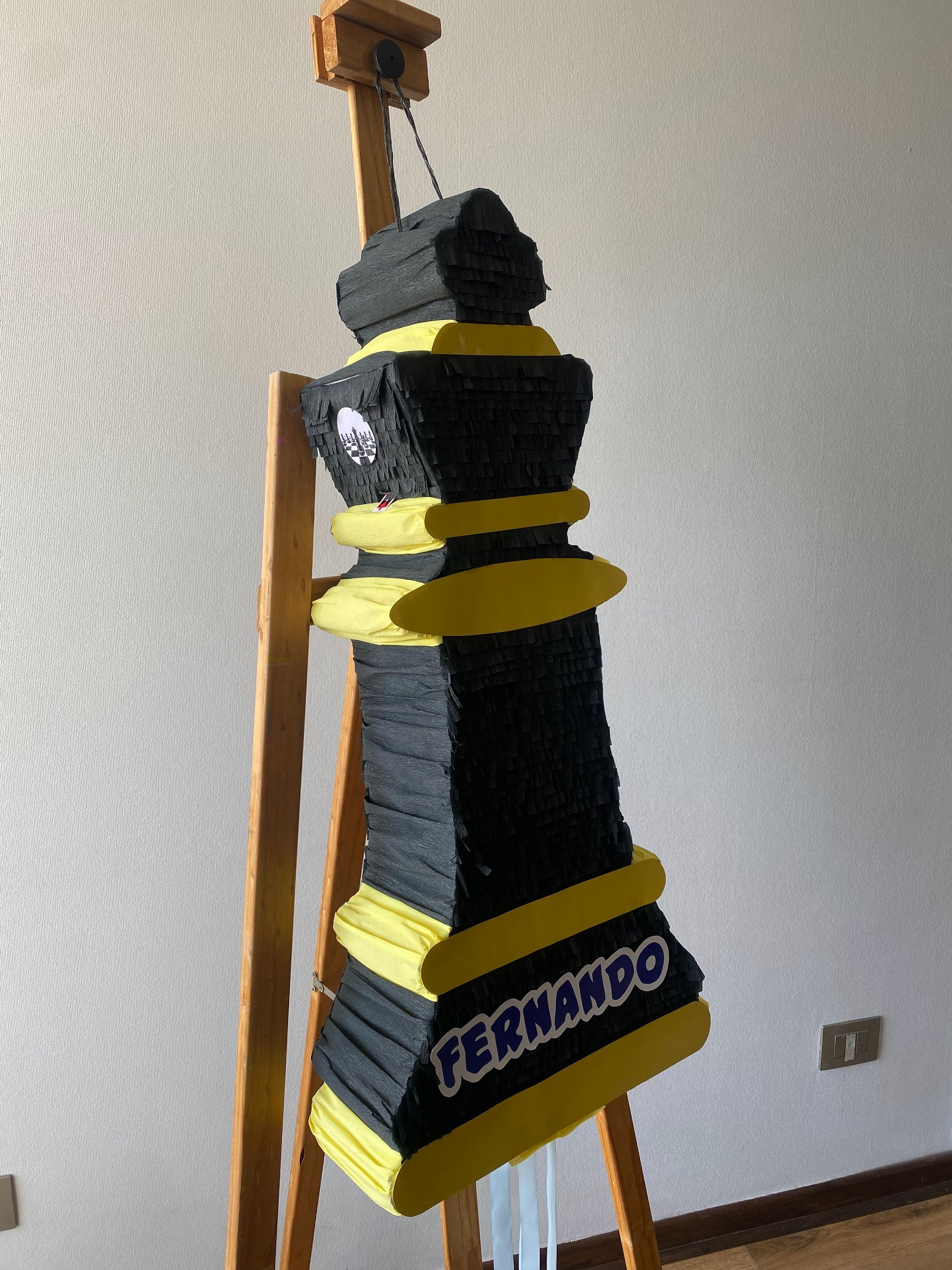 PIÑATA REY DE AJEDREZ 60CM PREMIUM