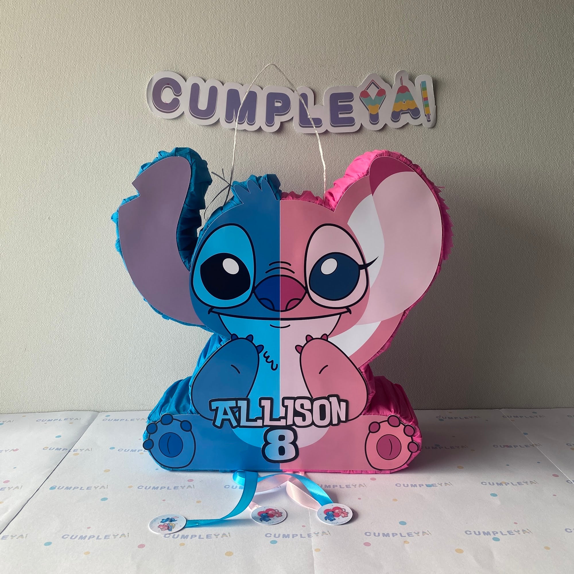 PIÑATA STITCH Y ANGELA MANOS ARRIBA 40CM FIGURA EXPRÉS
