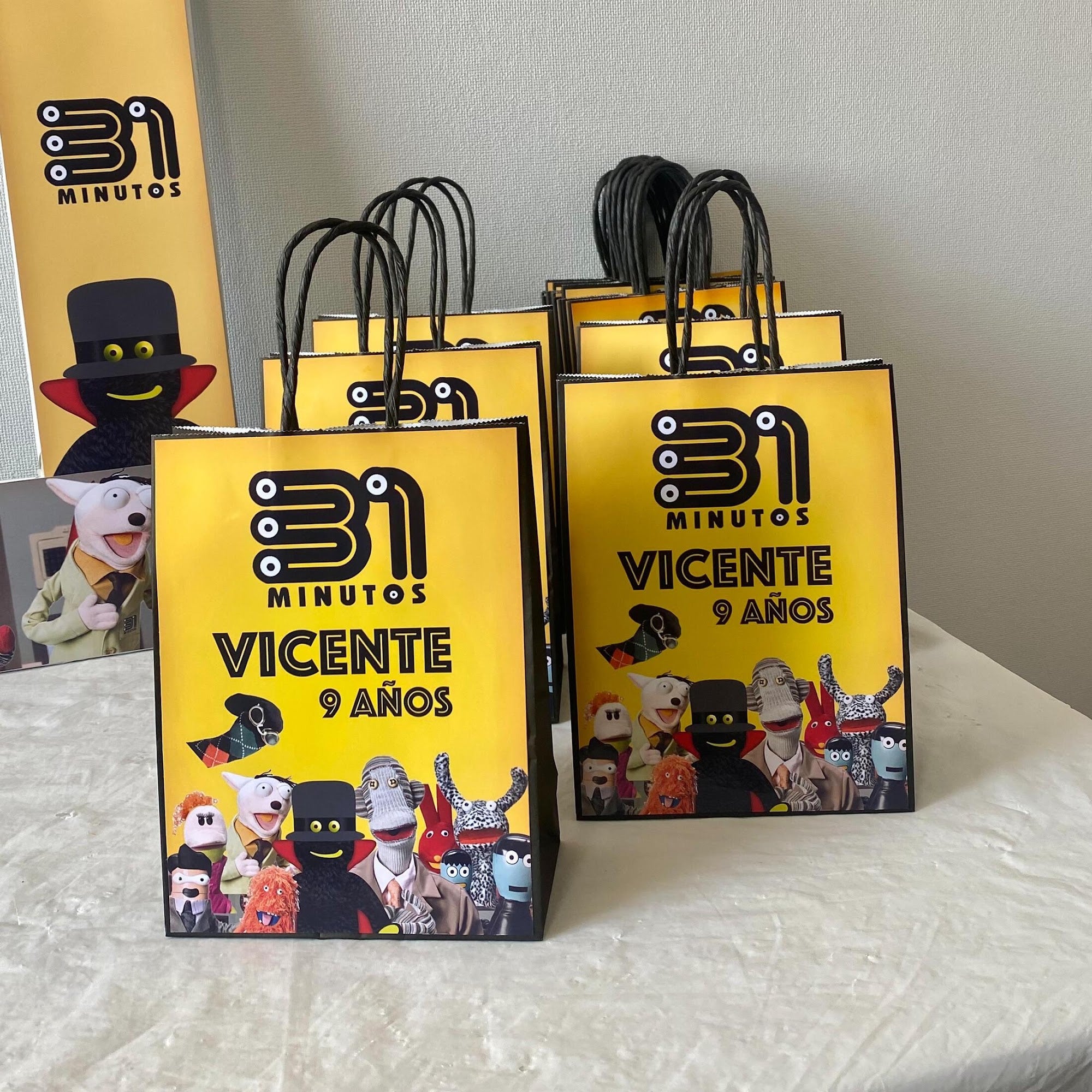 BOLSA SORPRESA 16 × 21 × 8 CM 31 MINUTOS
