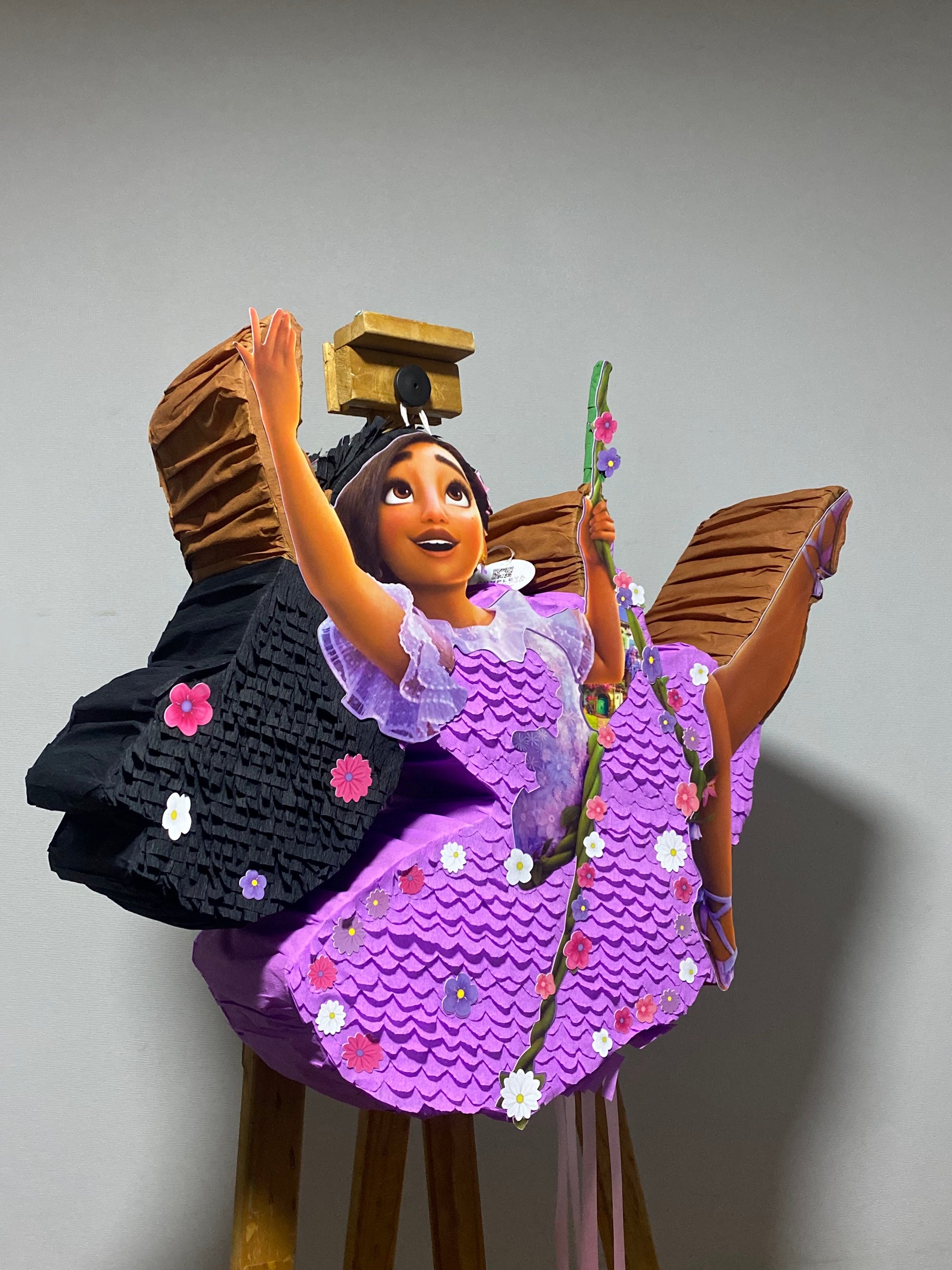 PIÑATA ISABELLA DE ENCANTO 60CM PREMIUM