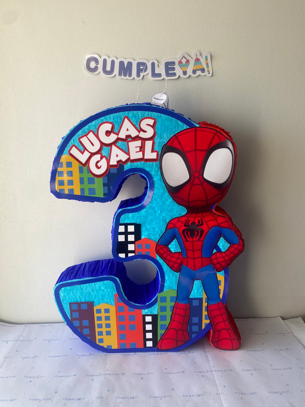 PIÑATA NUMERO 3 SPIDEY 60CM PREMIUM