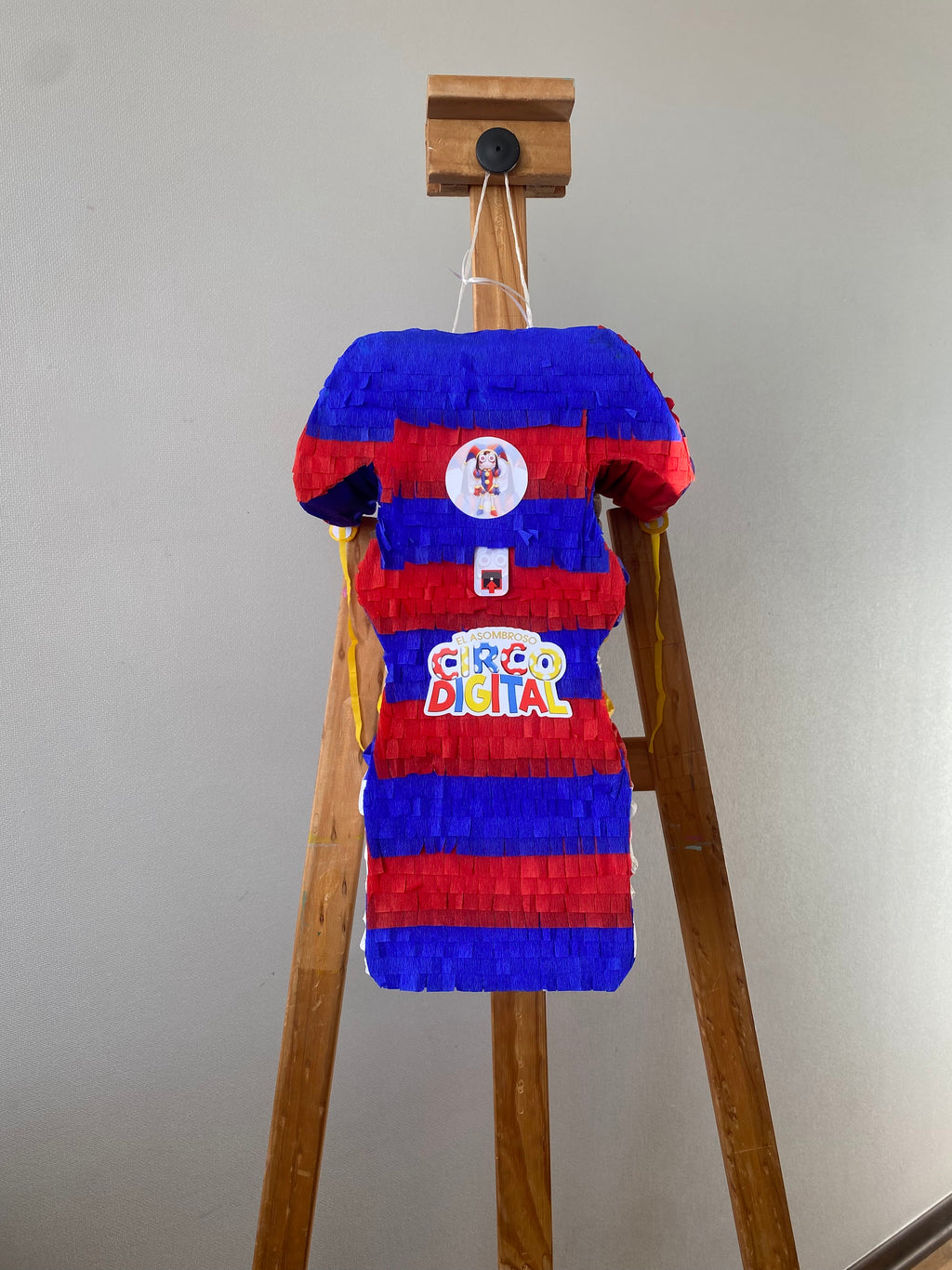 PIÑATA POMNI CIRCO DIGITAL 40CM PREMIUM