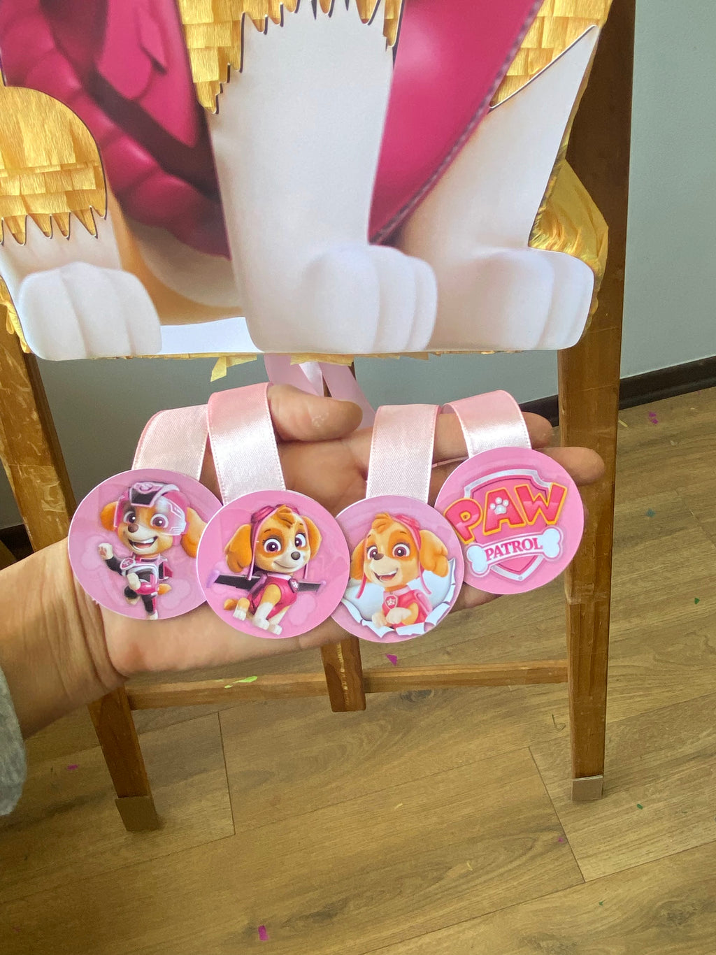 PIÑATA SKYE CON ALAS 60CM PREMIUM