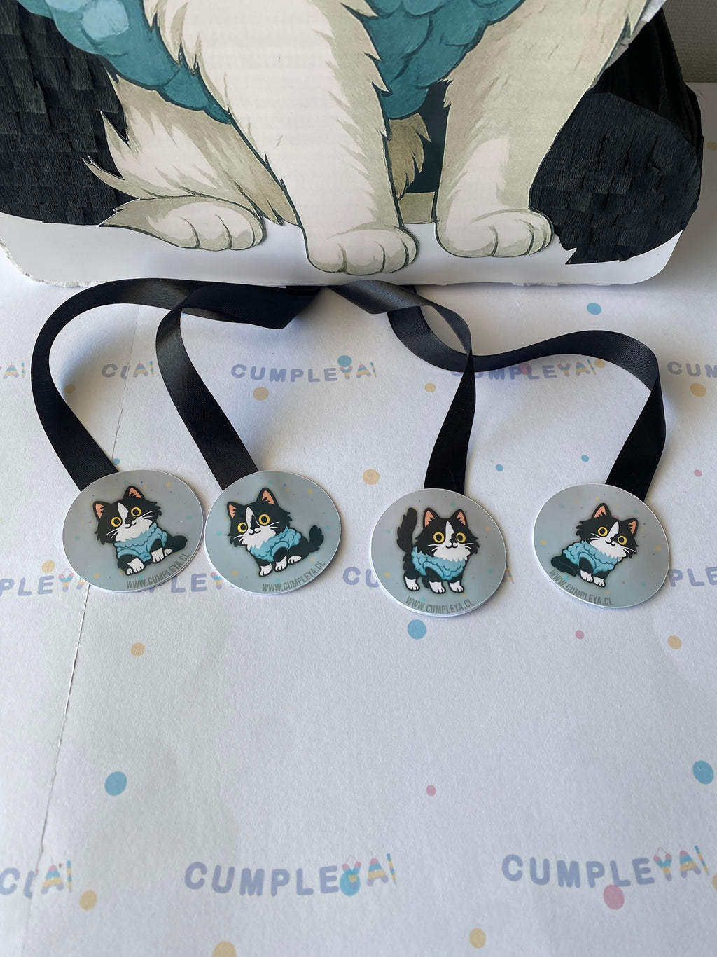 PIÑATA GATICA BLANCO Y NEGRA 40CM PREMIUM