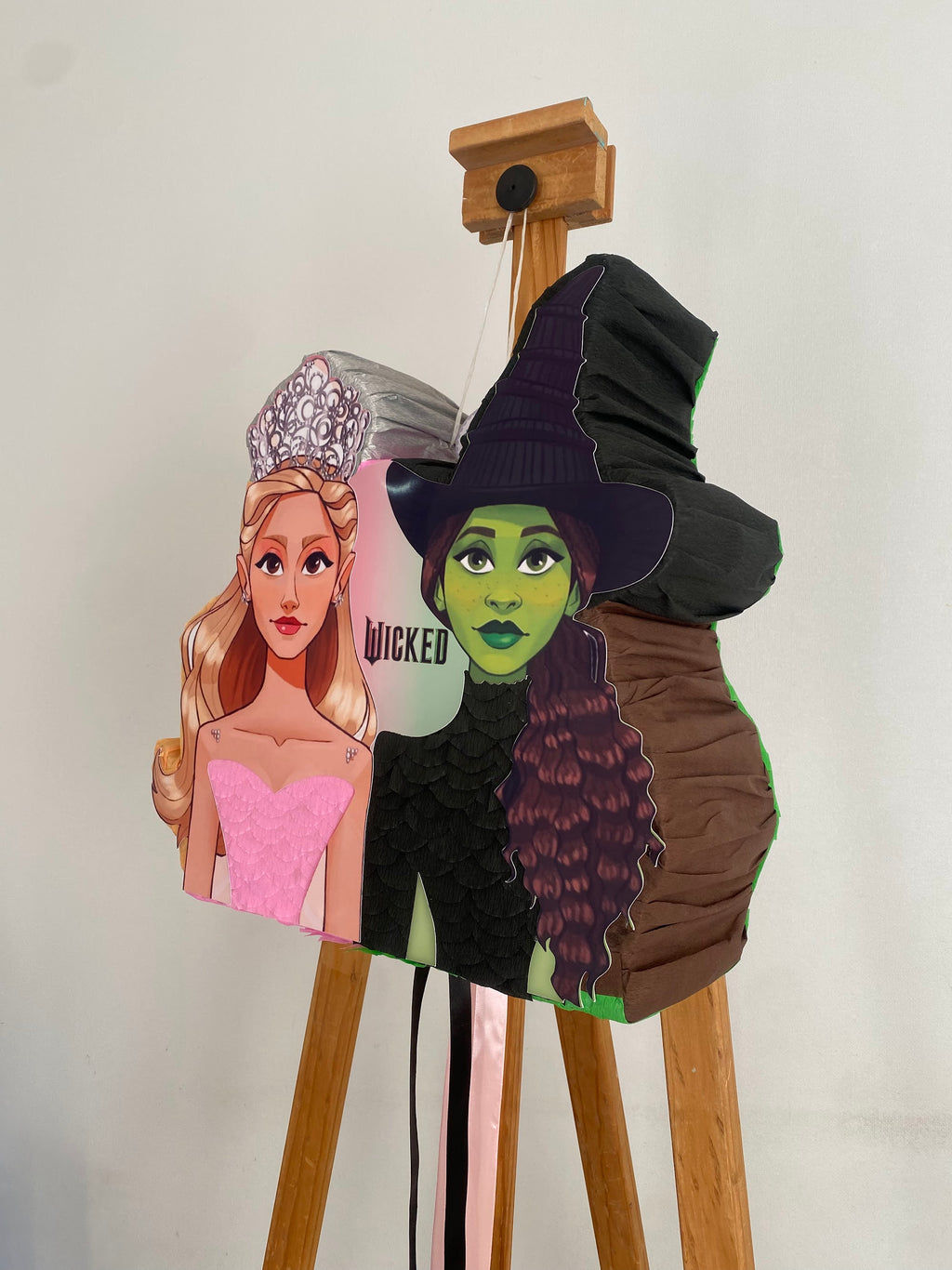 PIÑATA WICKED 40CM PREMIUM