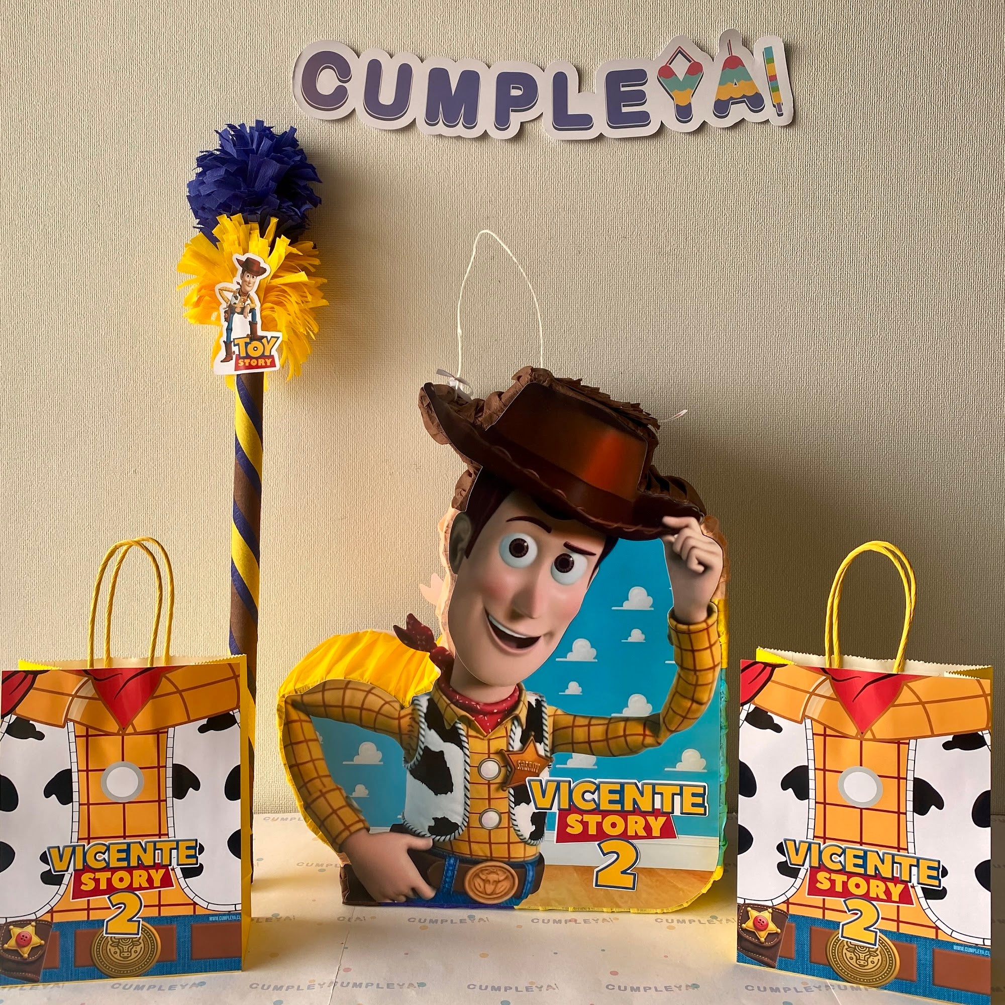 PIÑATA 40 CM WOODY