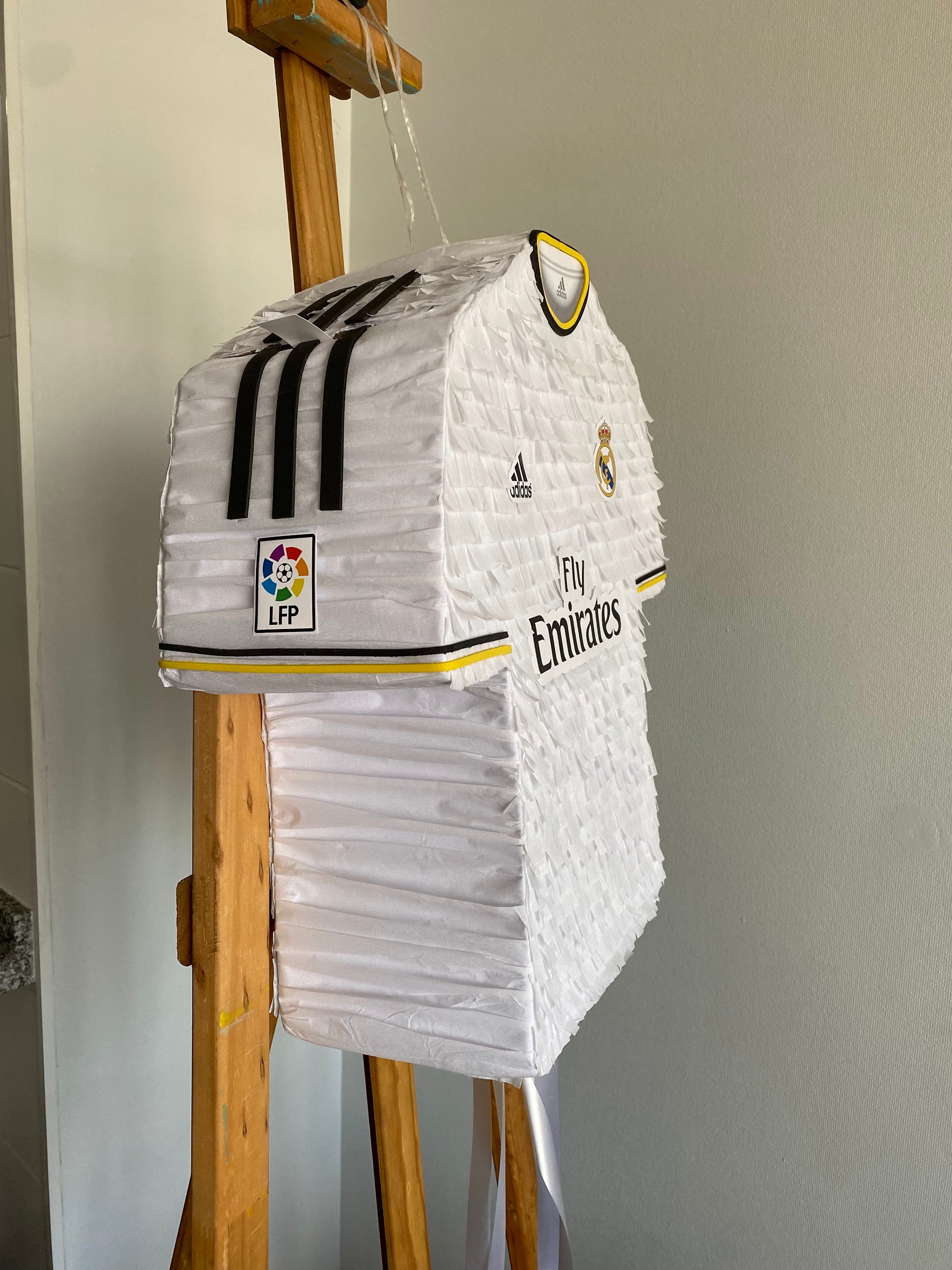 PIÑATA CAMISA REAL MADRID / CR7 CRISTIANO 40CM PREMIUM