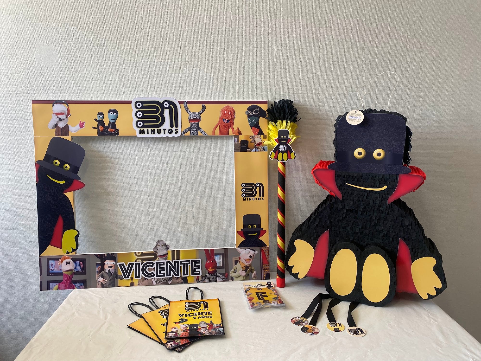 CUADRO SELFIE 31 MINUTOS 77X55CM