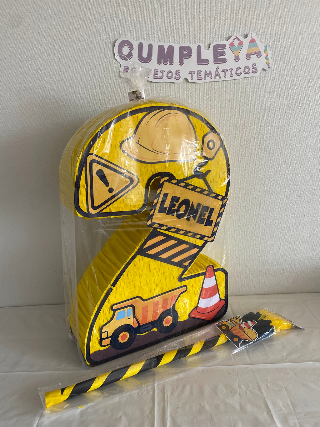 PIÑATA NUMERO 2 CAMION DE CONSTRUCCION 60CM PREMIUM