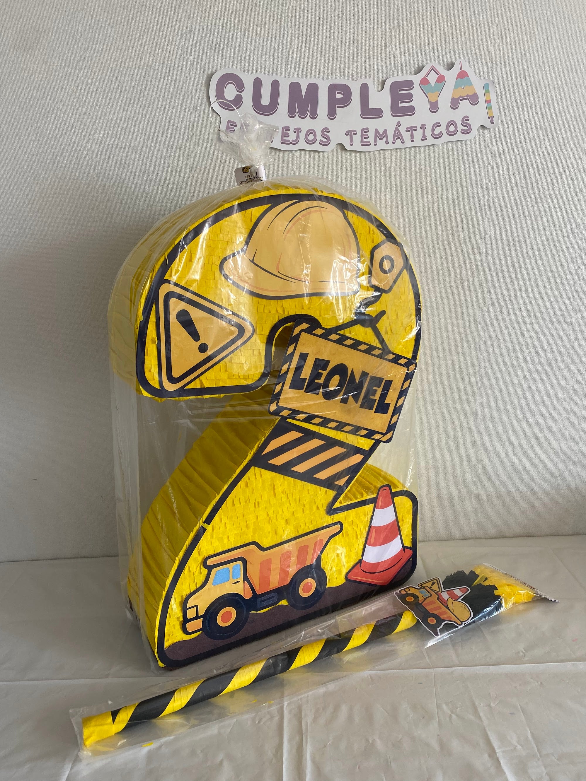 PIÑATA NUMERO 2 CAMION DE CONSTRUCCION 60CM PREMIUM