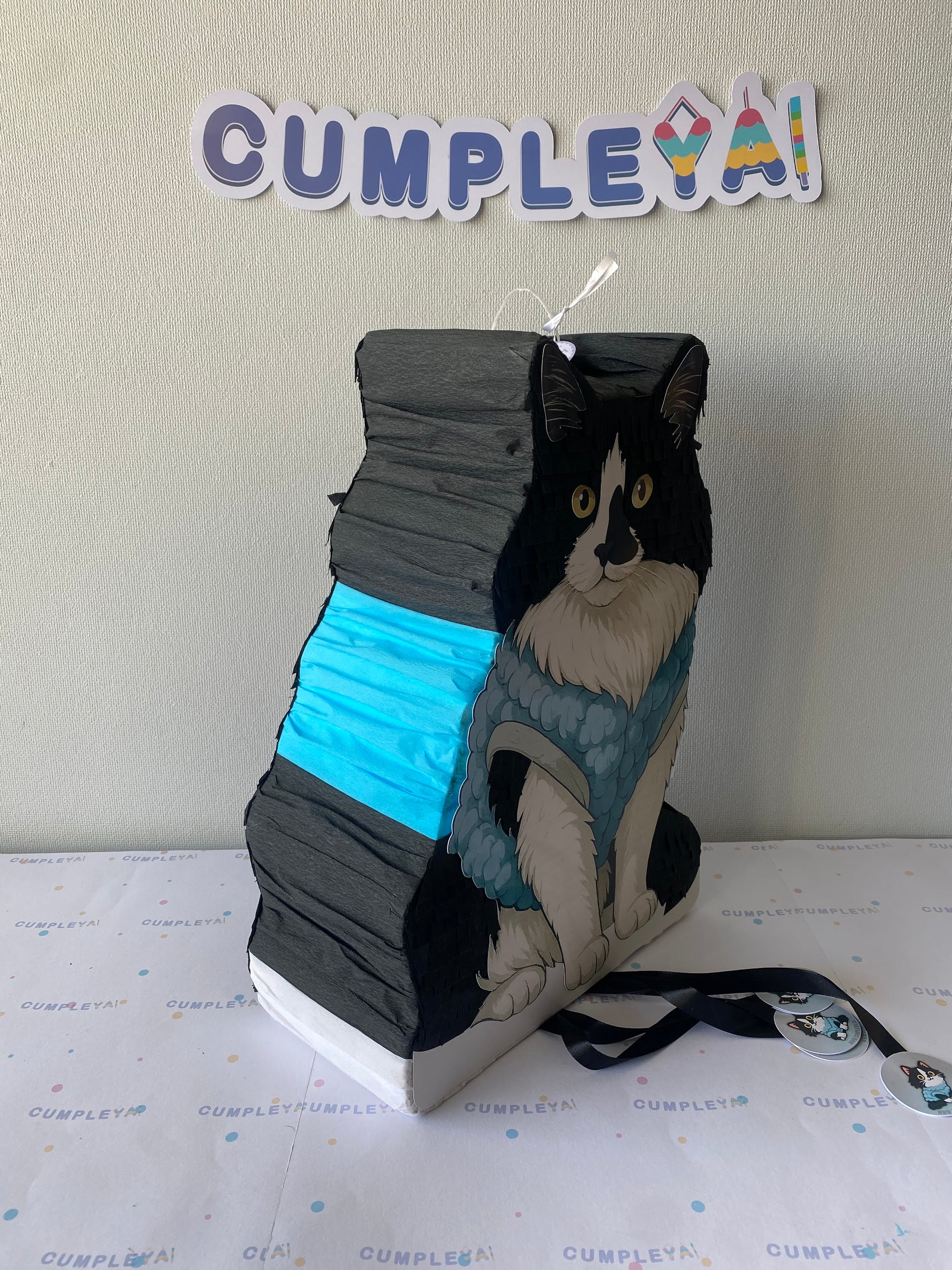 PIÑATA GATICA BLANCO Y NEGRA 40CM PREMIUM