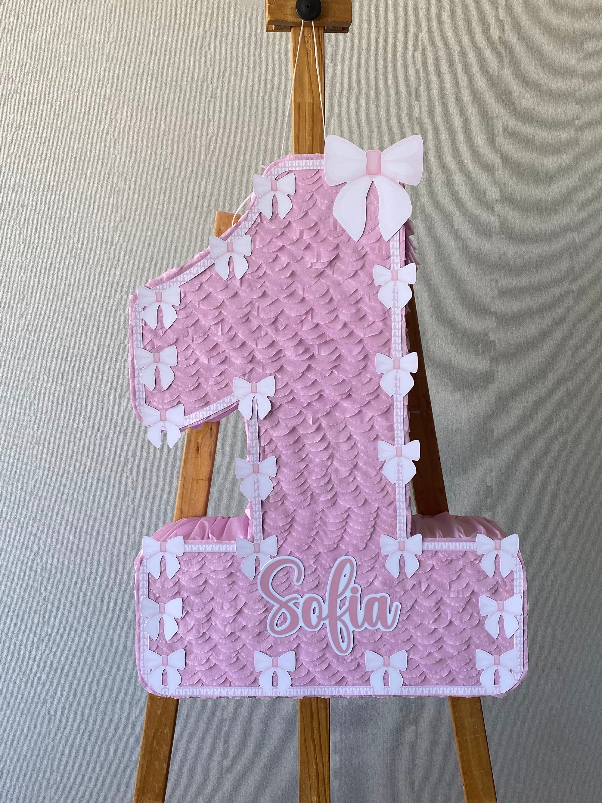 PIÑATA NUMERO 1 DE LAZOS 60CM PREMIUM