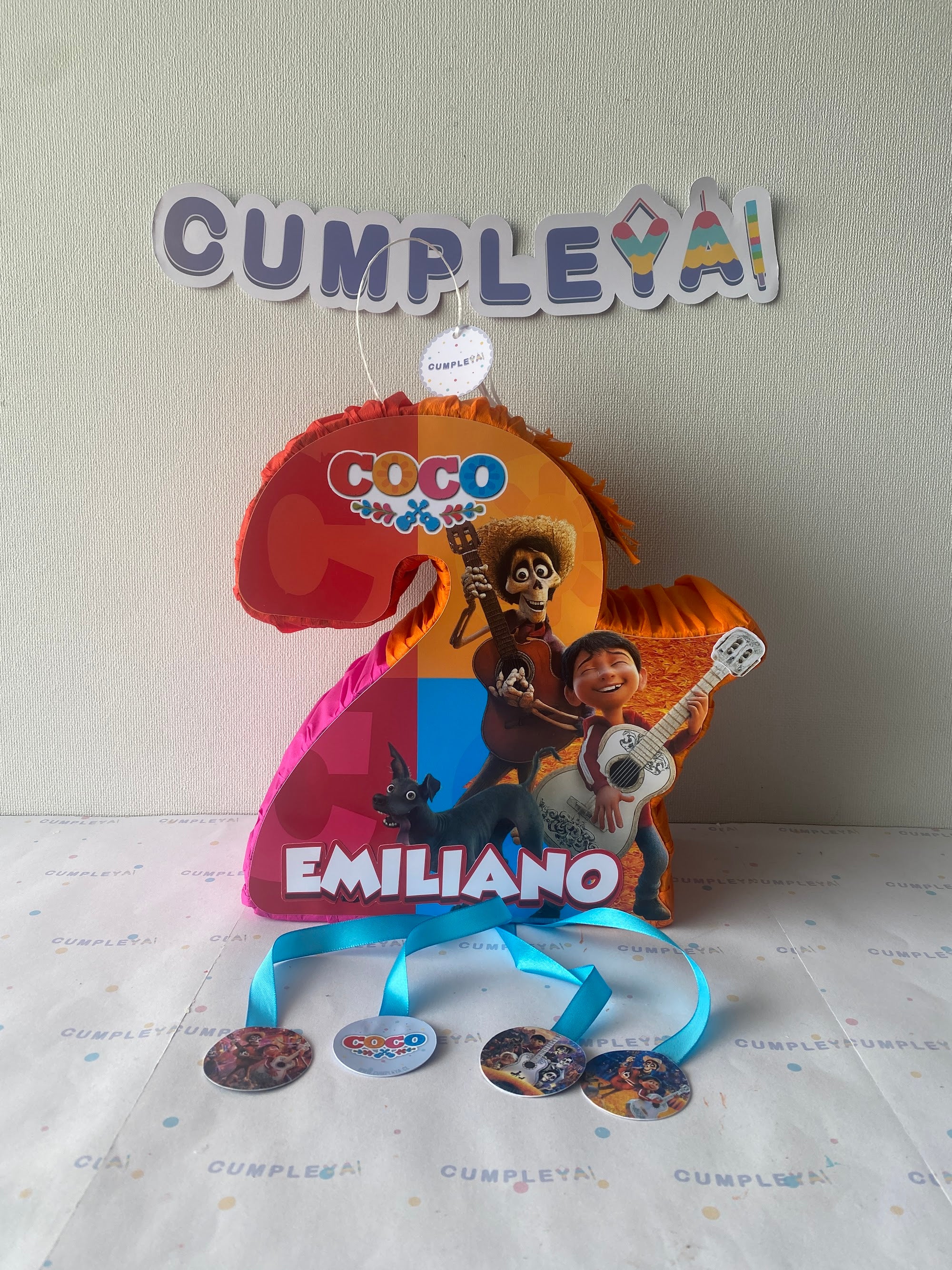 PIÑATA NUMERO 2 MIGUEL CON SU GUITARRA 40CM PREMIUM