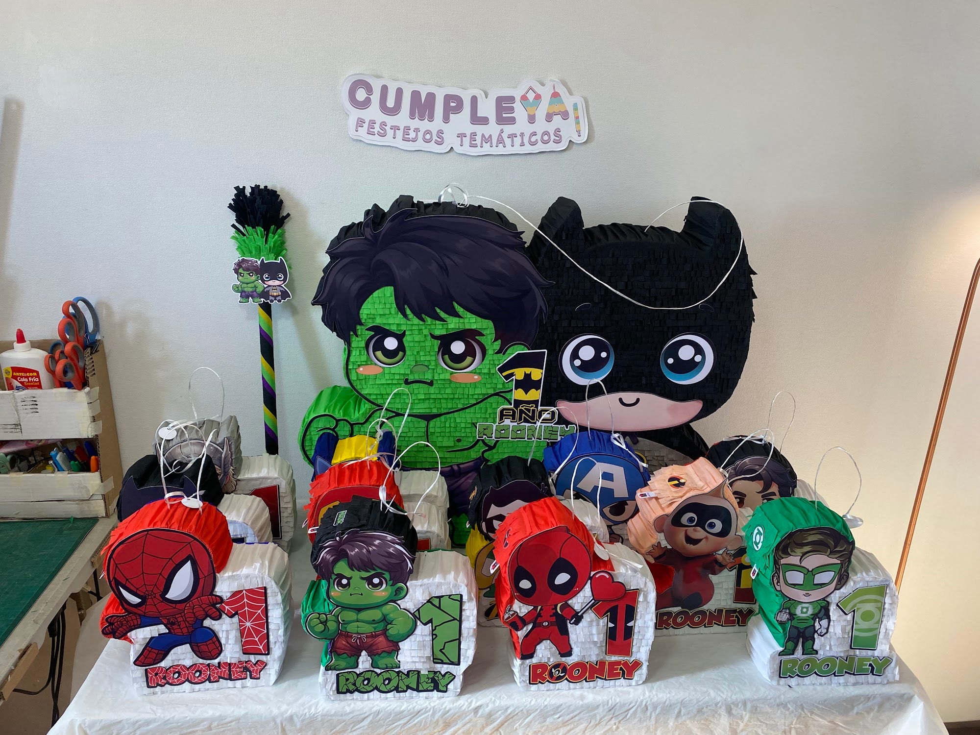 PIÑATA HULK Y BATMAN 60CM PREMIUM