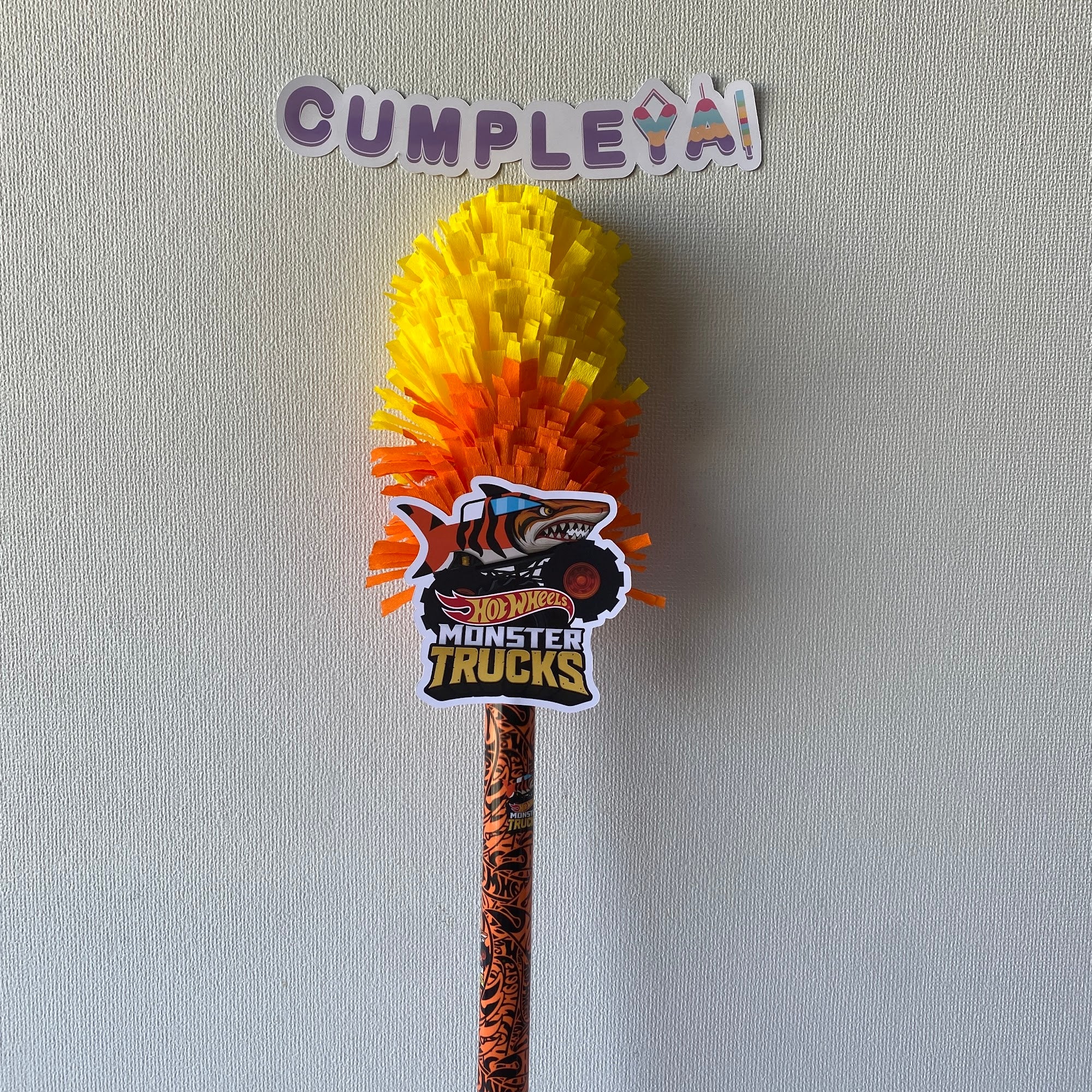 BASTÓN MONSTER TRUCK TIBURON TEMÁTICO PARA PIÑATA