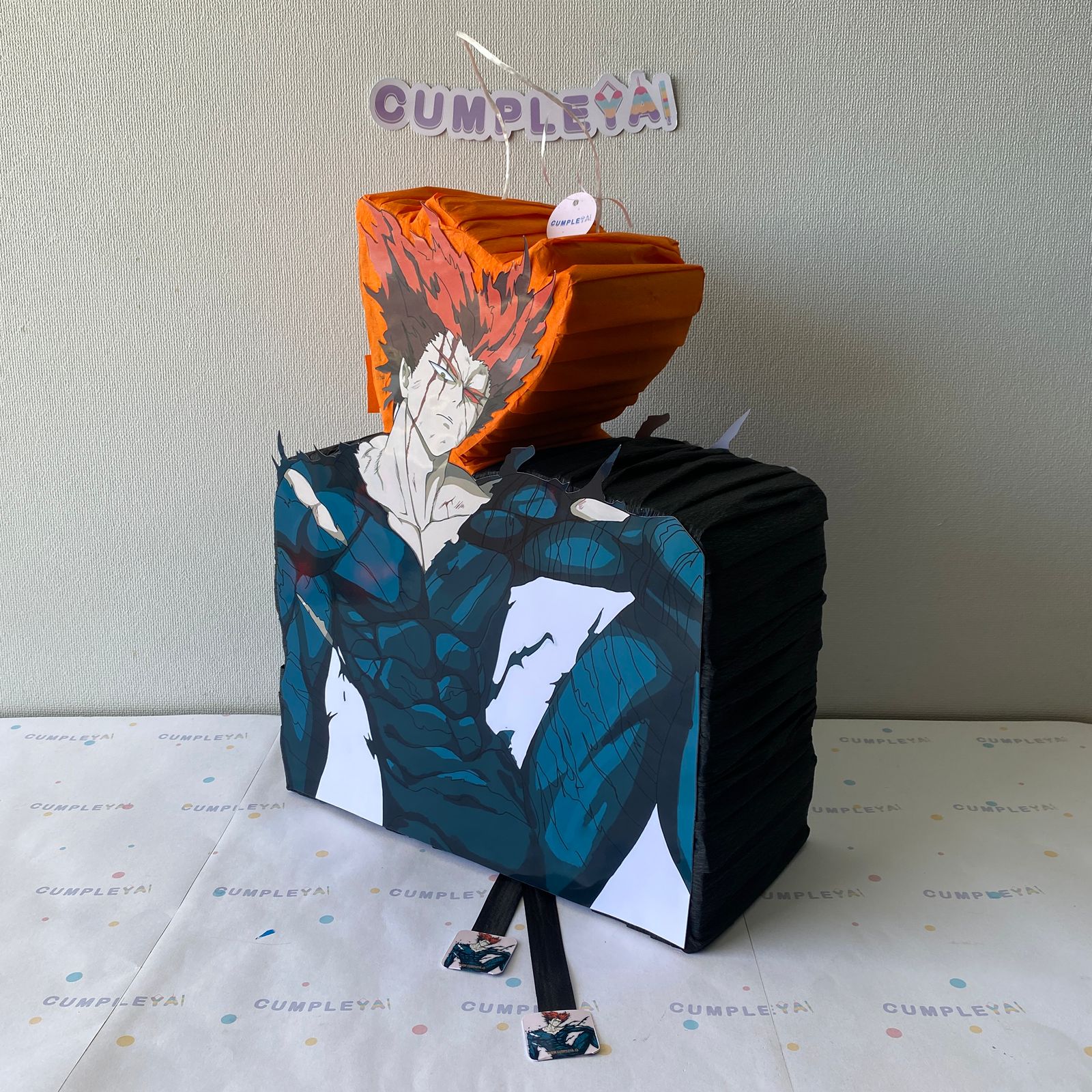PIÑATA 40 CM GAROU DE ONE PUNCH MAN