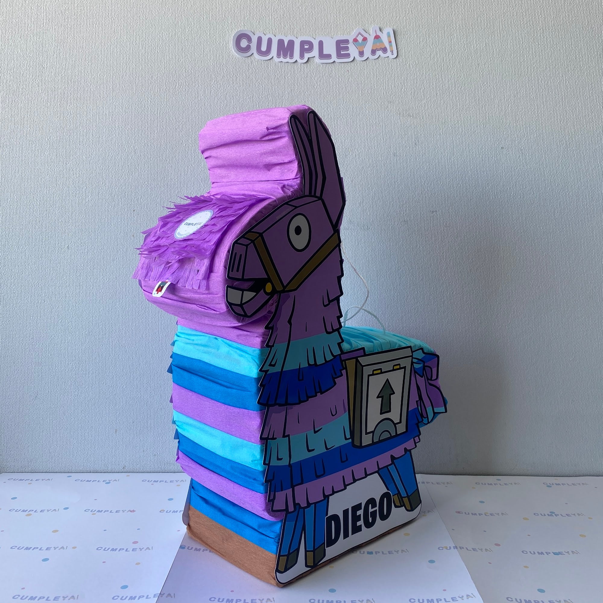 PIÑATA 40 CM LLAMA DE FORTNITE